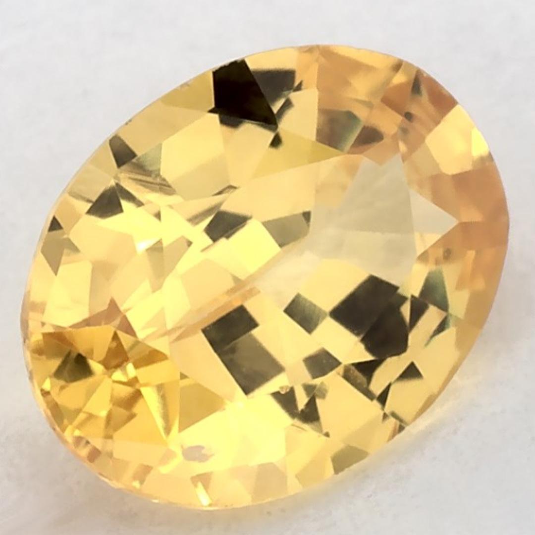 Questo zaffiro giallo naturale offre eleganza e raffinatezza. Con la sua ricca saturazione del colore e il taglio preciso, è il centro perfetto per un anello di fidanzamento o un design di gioielli di lusso.

Questo zaffiro proviene dallo Sri Lanka