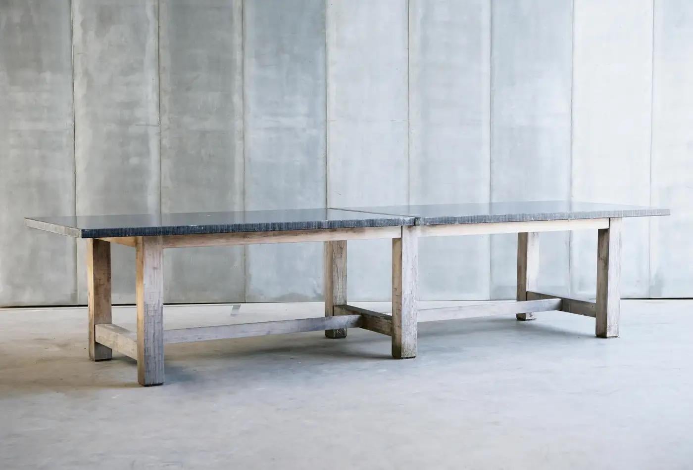 Moderne Table de salle à manger à 6 pieds en chêne belge massif et pierre bleue 10'6