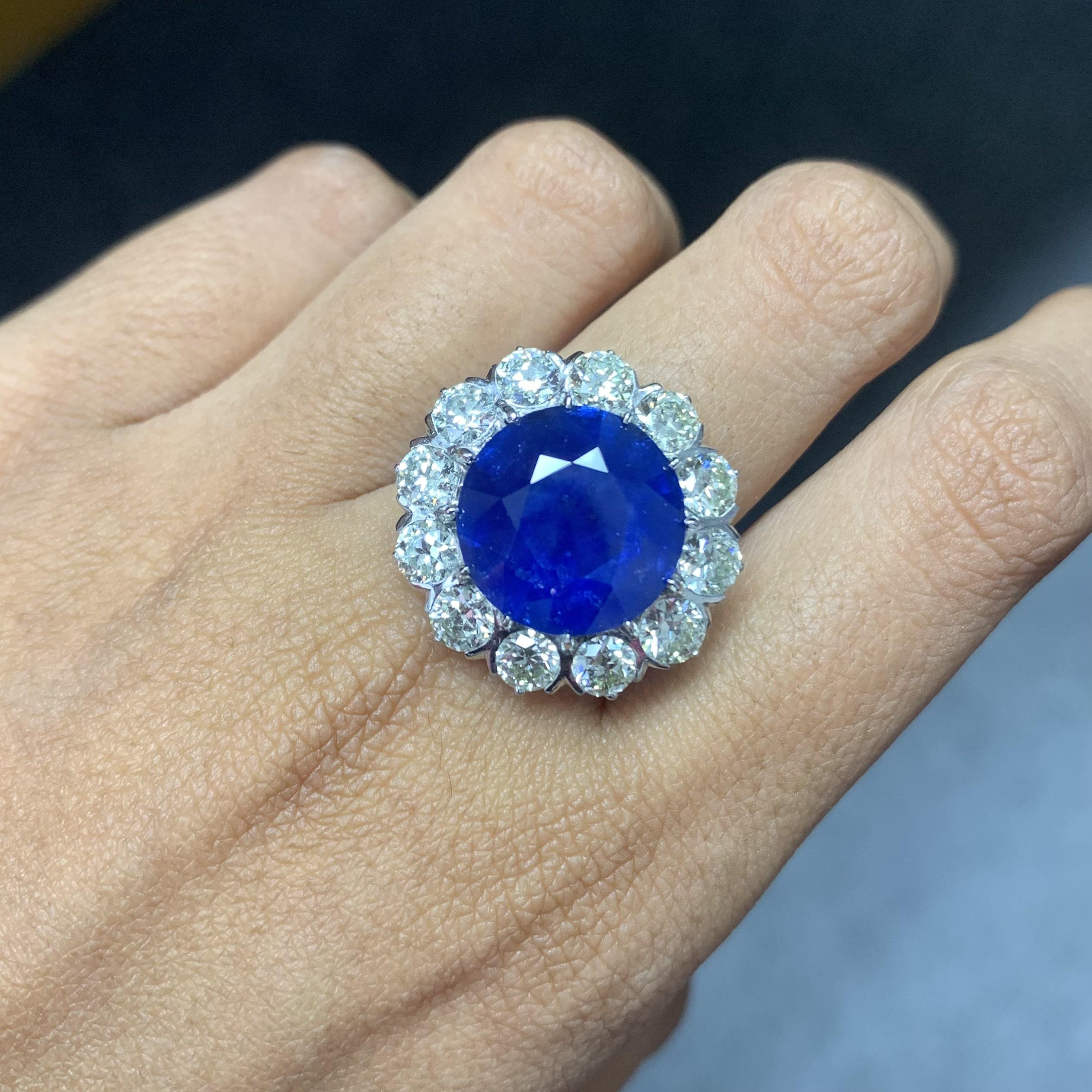 Round Cut GIA Certified 10.60 Carat Ceylon Blue Sapphire Art Deco Ring in Platinum 900