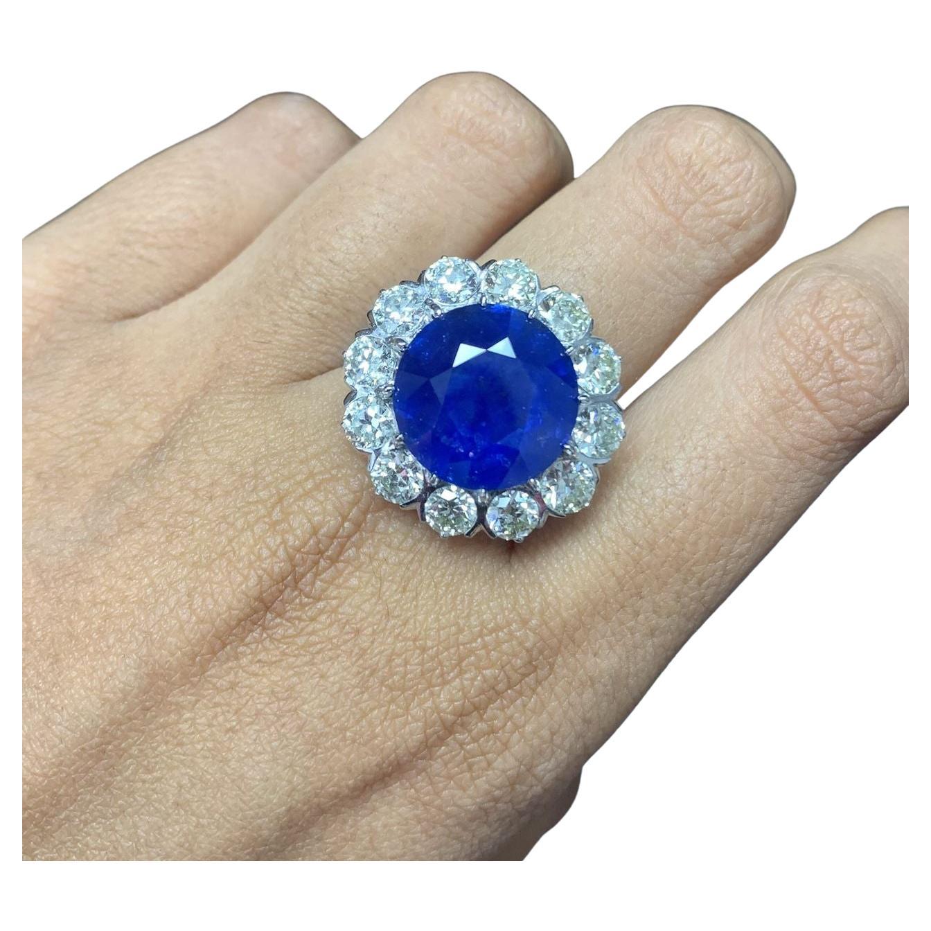 10.60 Carat Ceylon Sapphire Platinum Ring For Sale