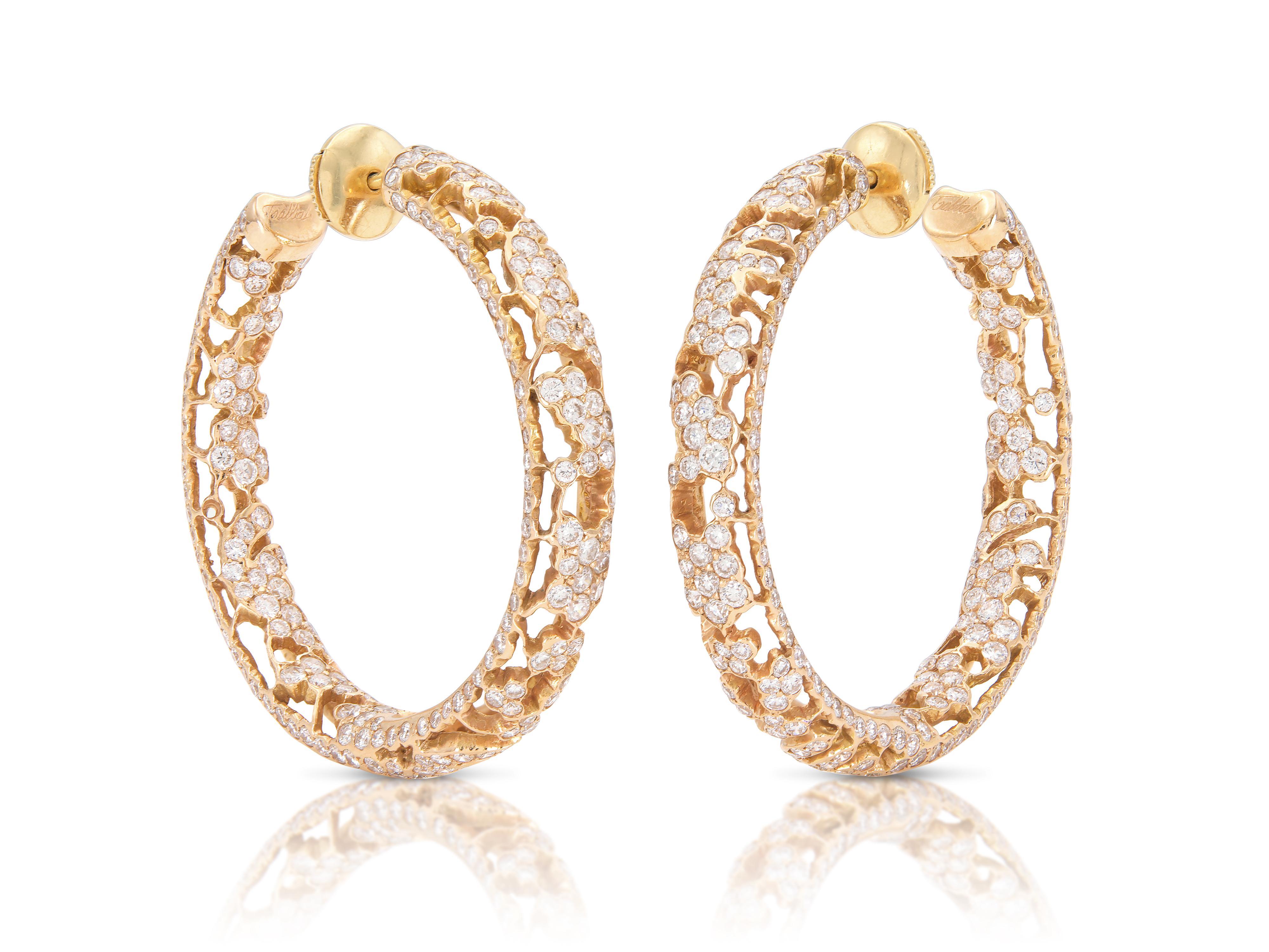 Finemente realizzato in oro rosa 18 carati con diamanti rotondi taglio Brilliante per un peso totale di circa 10,60 carati.
Diametro di 1,5 pollici