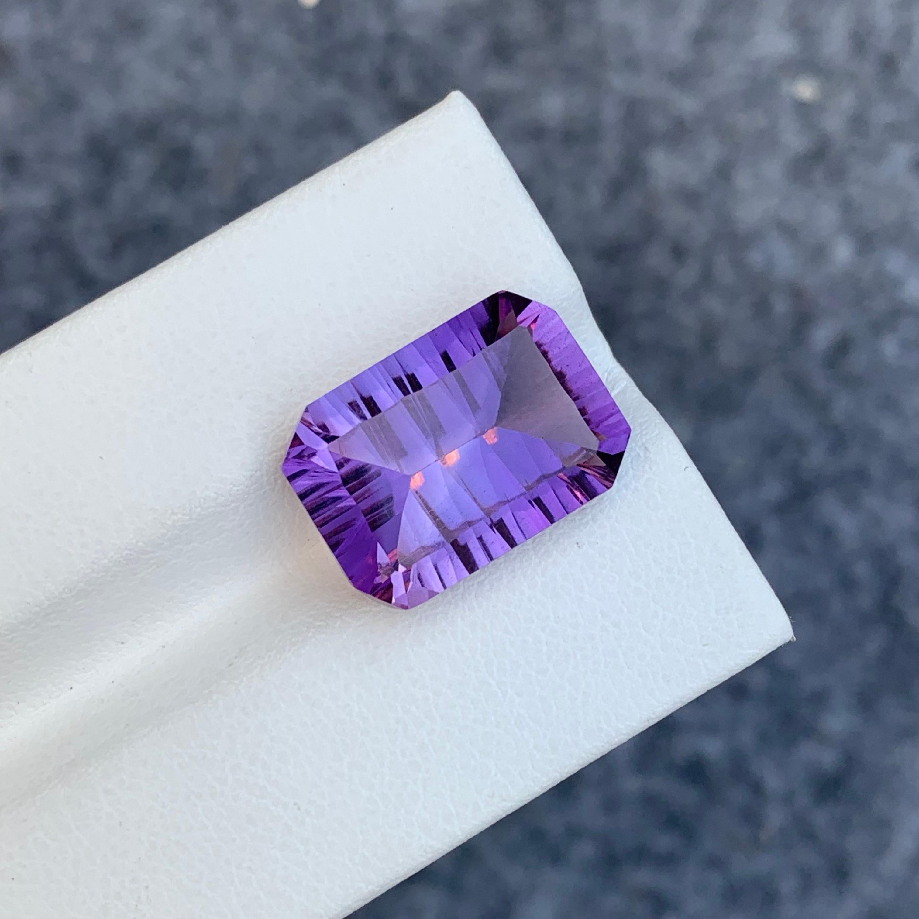 10.60 Carat Natural Loose Amethyst Emerald Shape Gem For Necklace Jewellery  For Sale 1