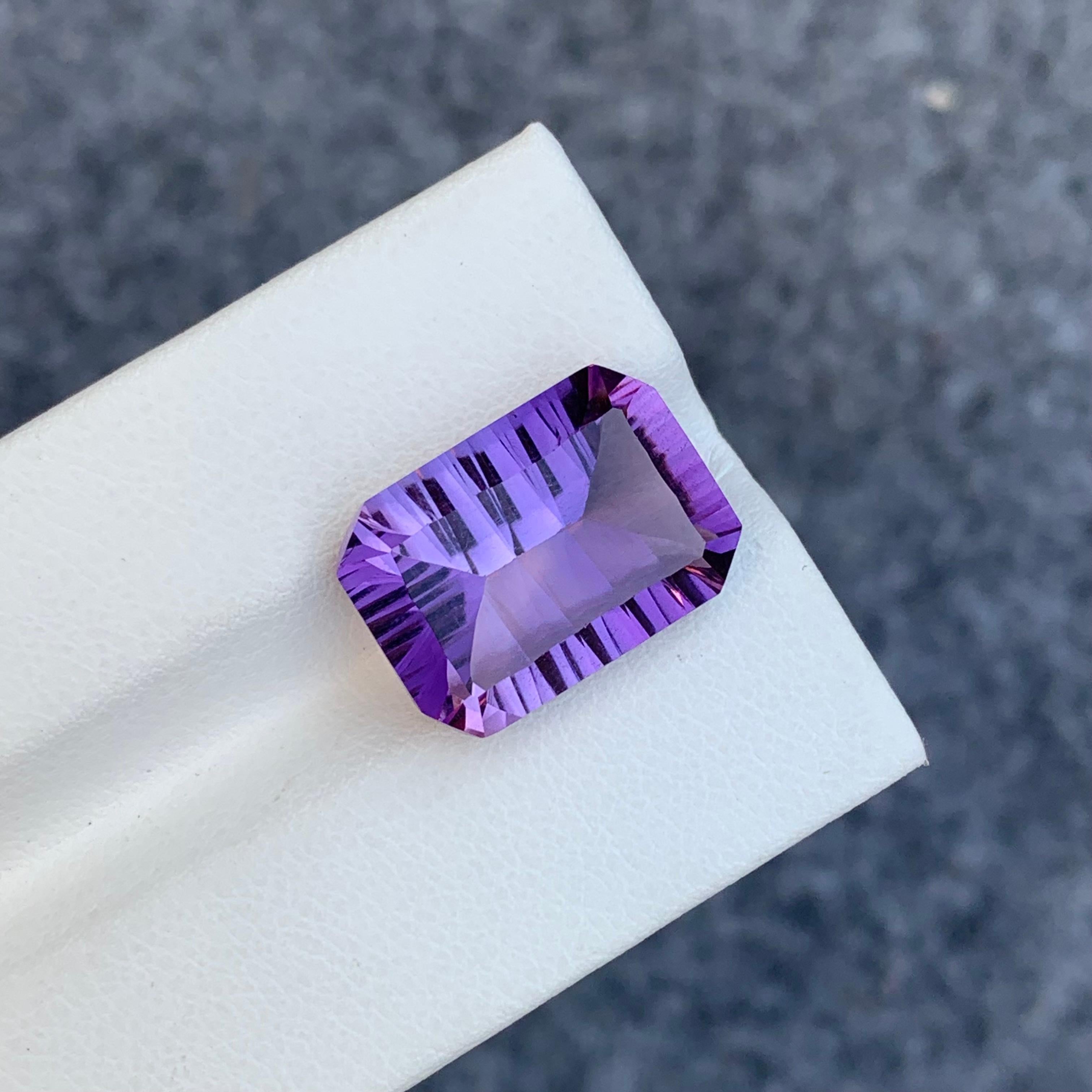 10.60 Carat Natural Loose Amethyst Emerald Shape Gem For Necklace Jewellery For Sale 3