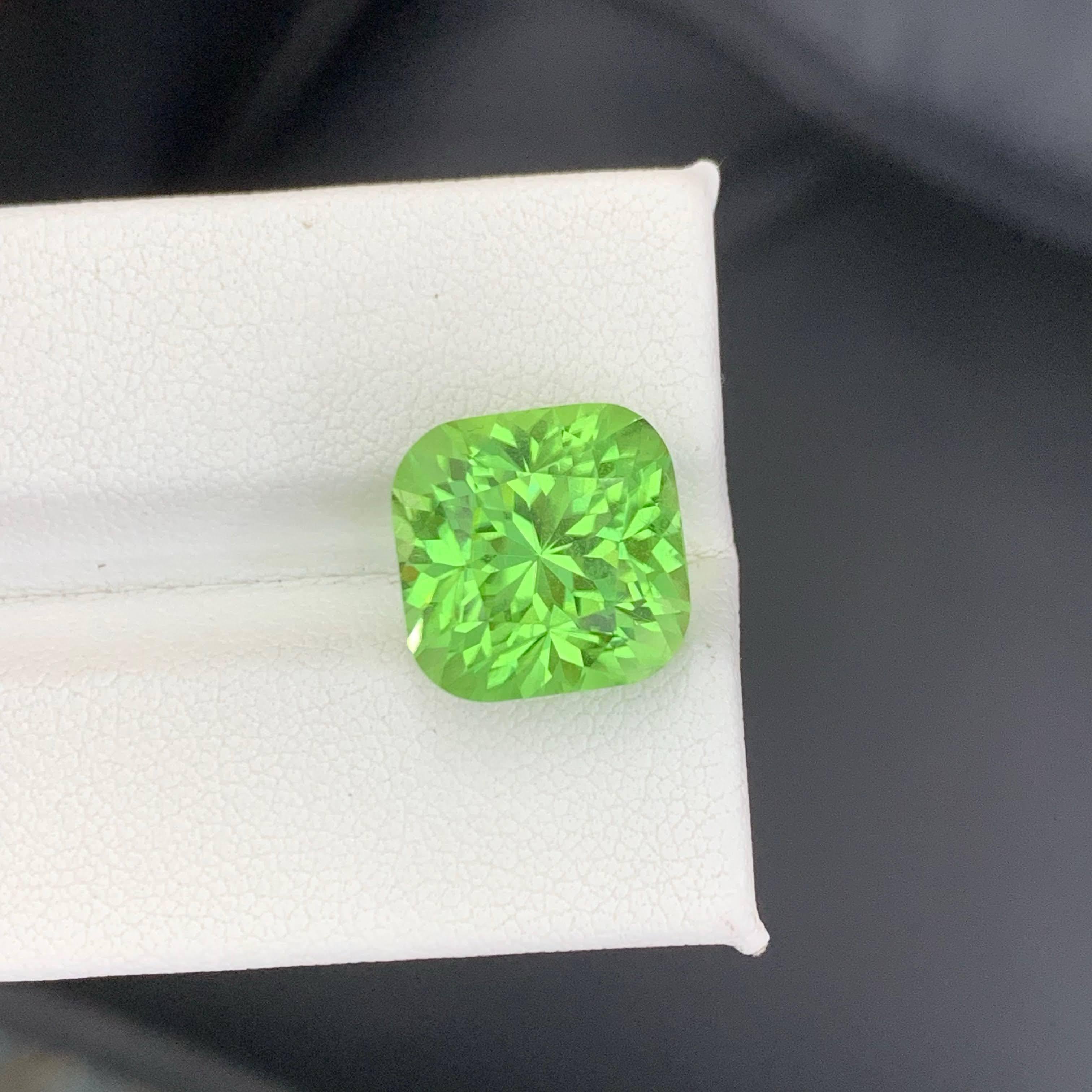 Taglio Asscher 10,60 Carati Nature Sciolto Rutilo Inclusione Peridoto Verde Gemma Pakistana in vendita