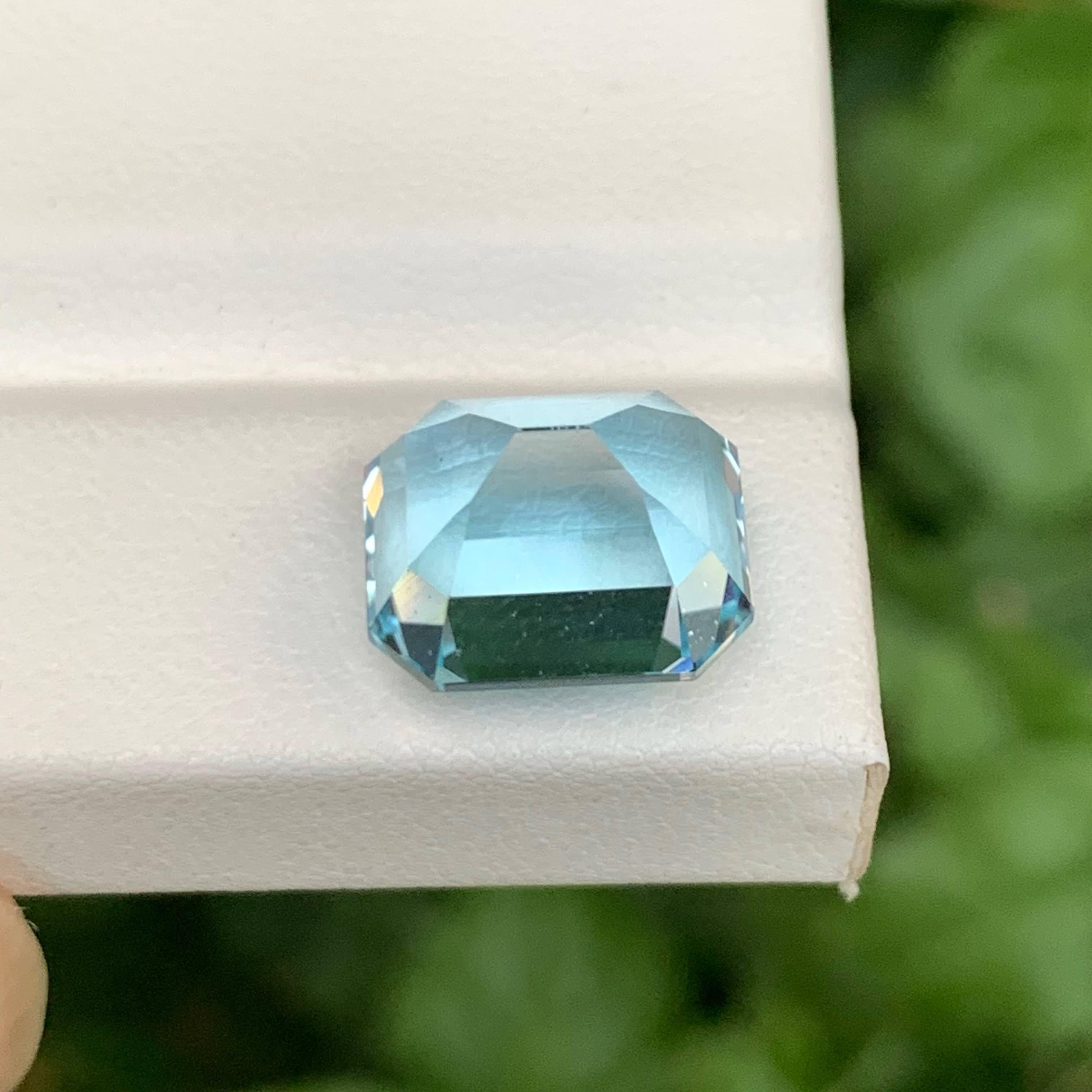 Taglio smeraldo 10,60 Carati Nature sciolti Topazio Blu Svizzero Pietra Gemma Africana Taglio Smeraldo in vendita