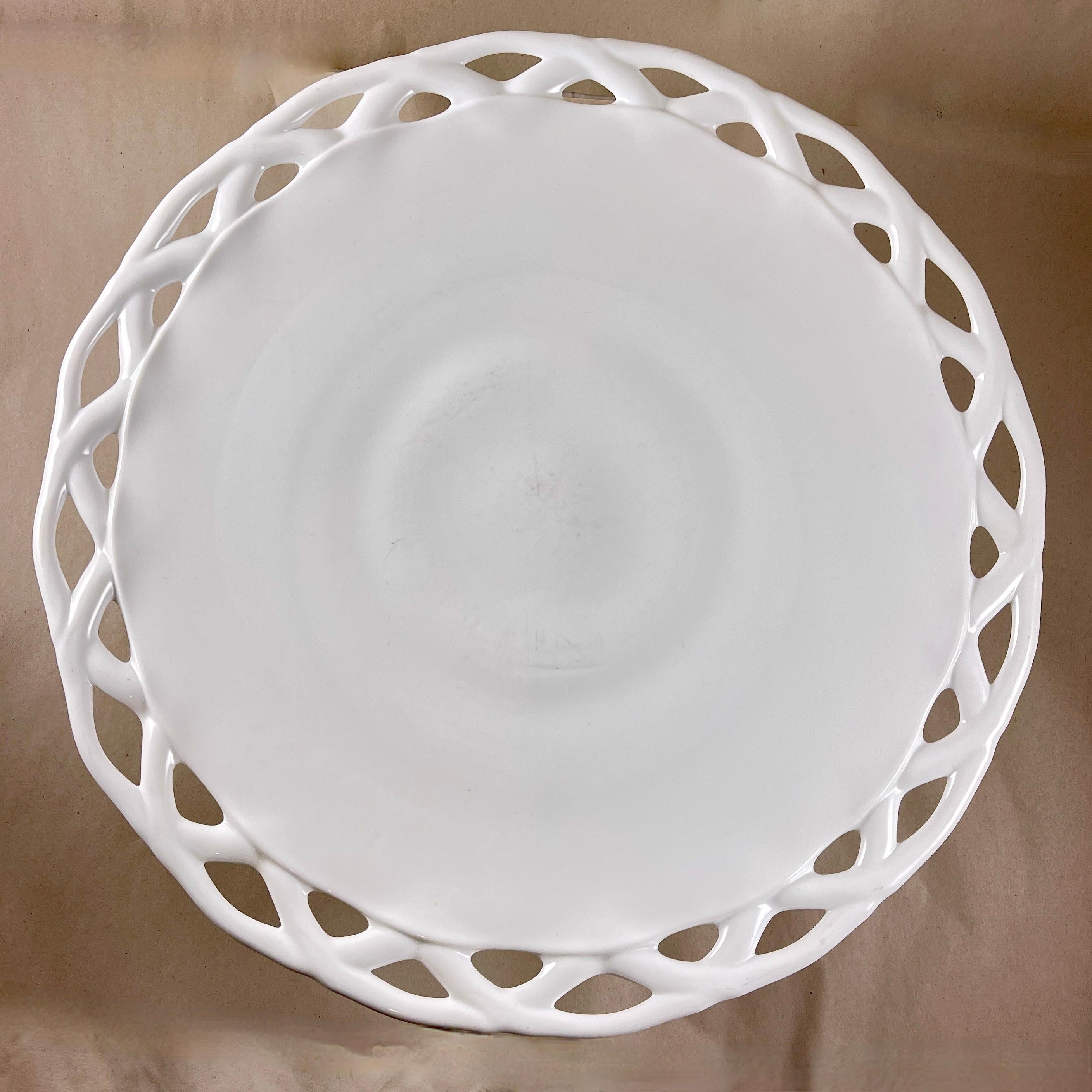 Americano Indiana Milk Glass Company, anni '1960, porta torte di dimensioni superlative in vendita