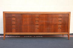 Mid-Century Modern Dresser, Walnut and Oak, Nine Drawers, USA, 1960