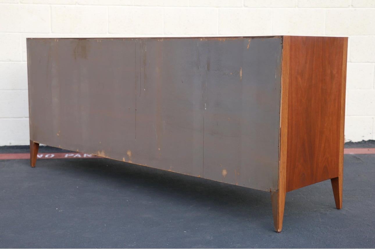 1060’s Mid-Century Modern Walnut and Oak Dresser For Sale 1