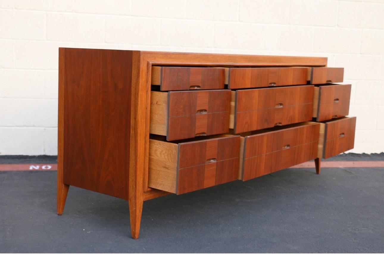 1060’s Mid-Century Modern Walnut and Oak Dresser For Sale 2