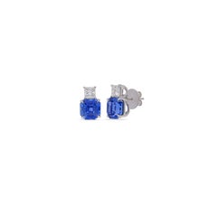 Pendientes de botón con zafiro azul de 10,61 quilates y diamantes en oro blanco de 18 quilates