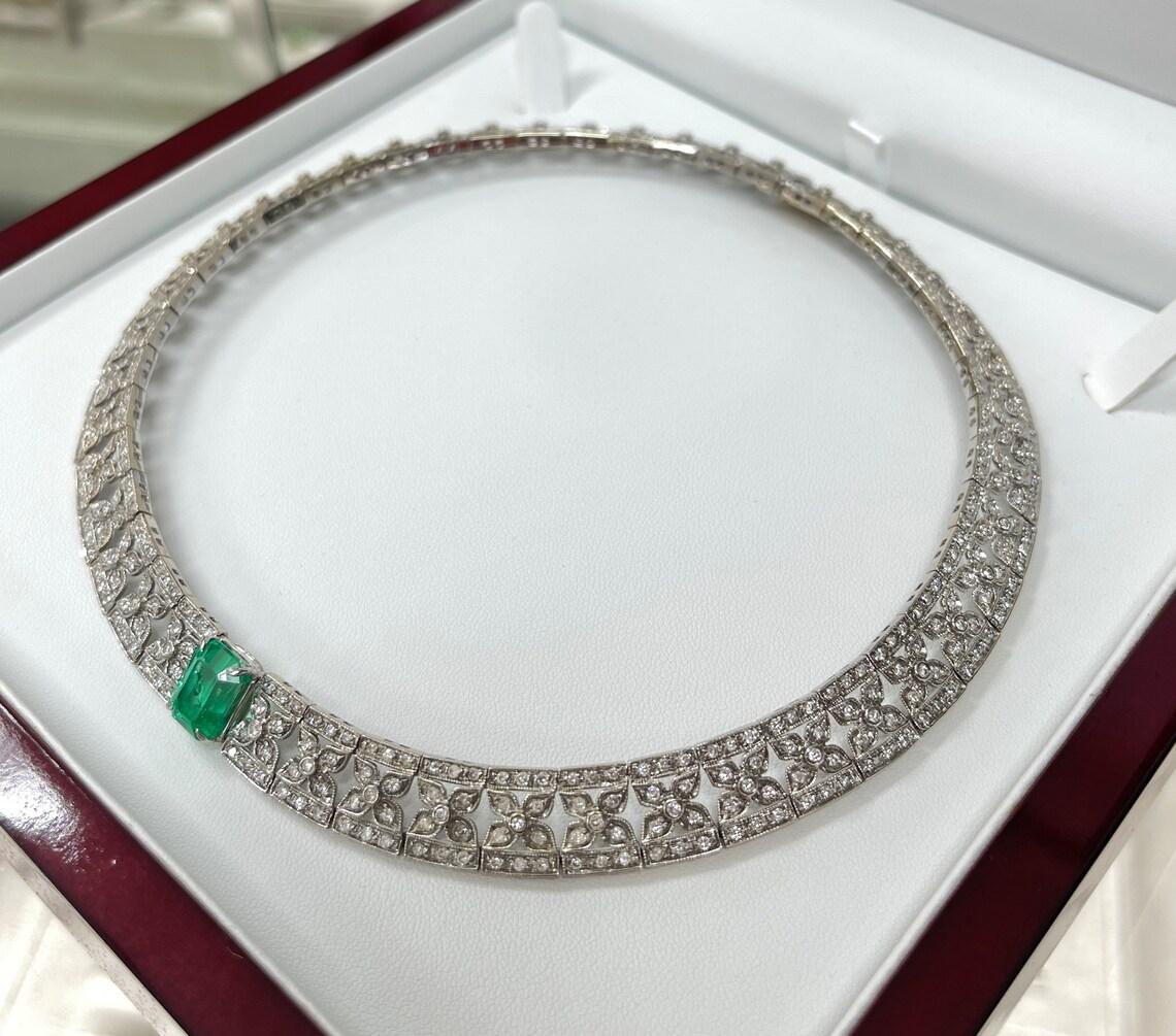 Collana a girocollo floreale con smeraldo colombiano reale e diamanti da 10,62tcw 18K In condizioni Nuovo in vendita a Jupiter, FL