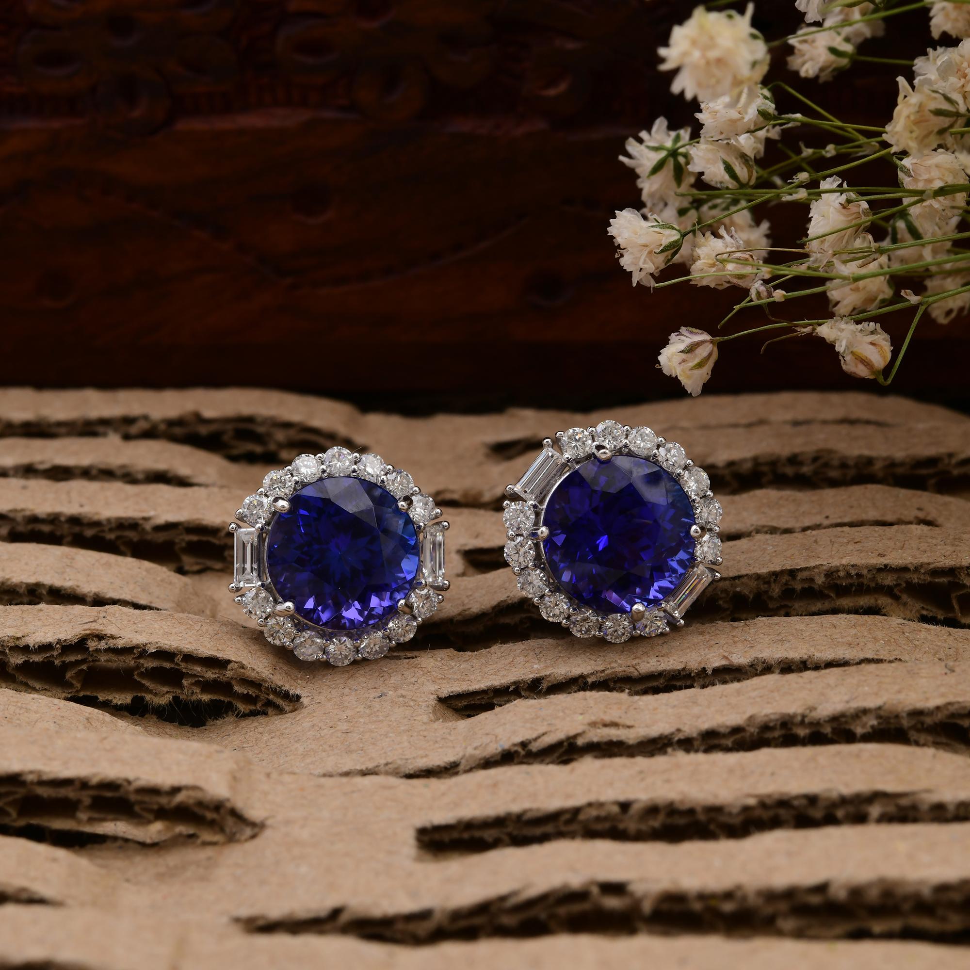10.63 Carat Tanzanite Gemstone Earrings 1.40 Ct SI/H Diamond 18 Karat White Gold In New Condition For Sale In Diera, Dubai