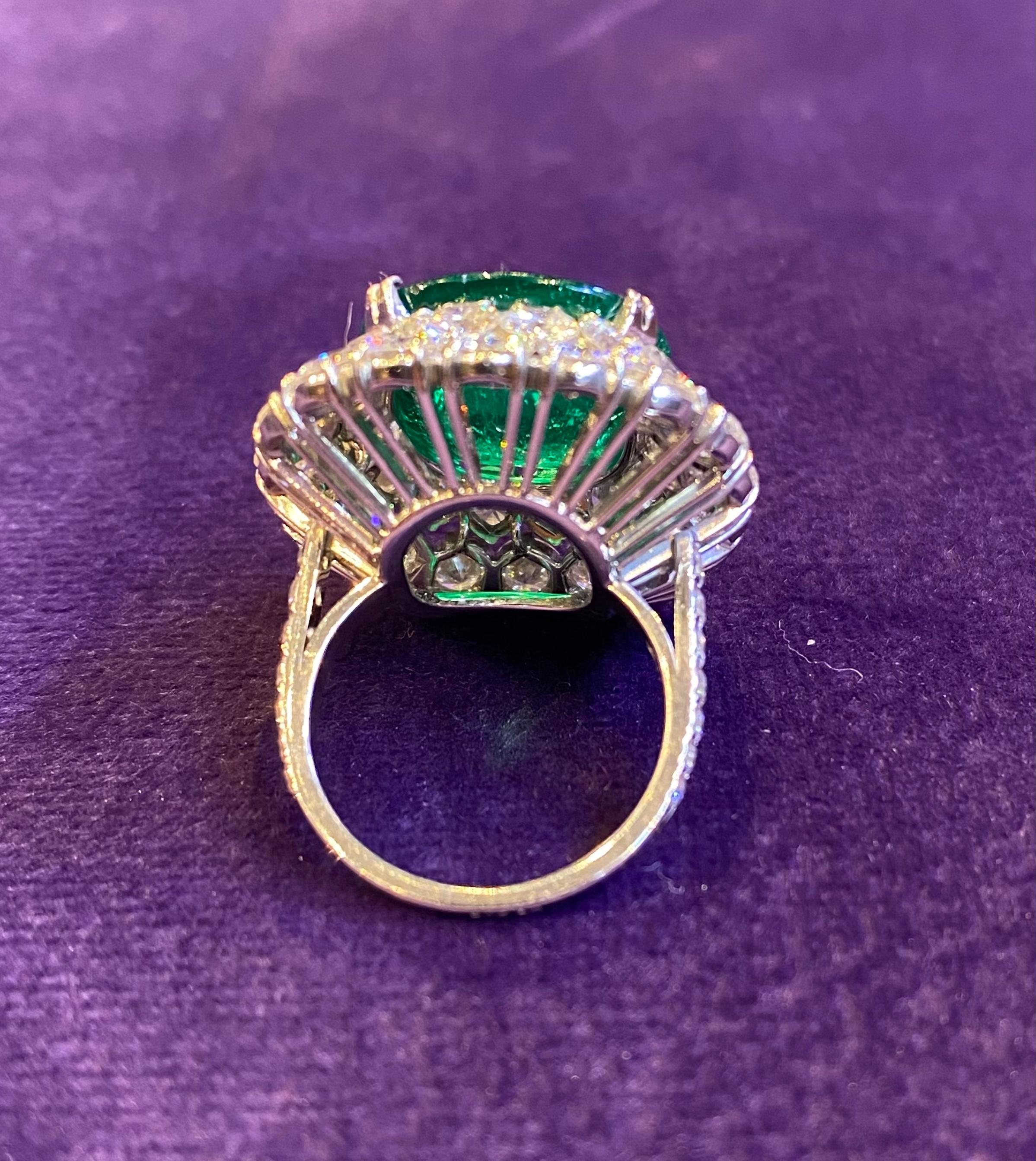 10.64 Carat Certified Colombian Emerald Ring by Bvlgari For Sale 2