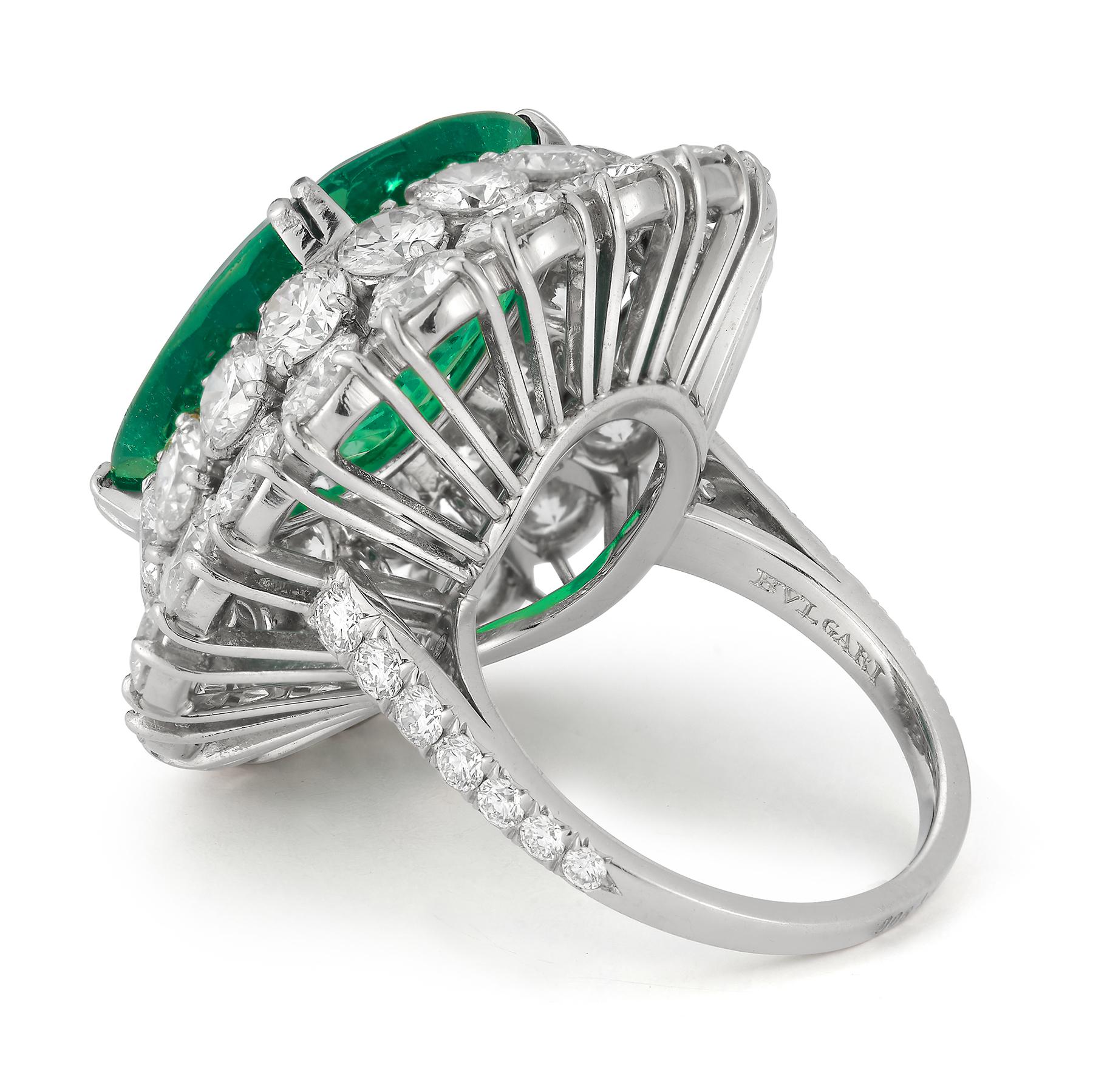 10.64 Carat Certified Colombian Emerald Ring by Bvlgari In Excellent Condition For Sale In New York, NY
