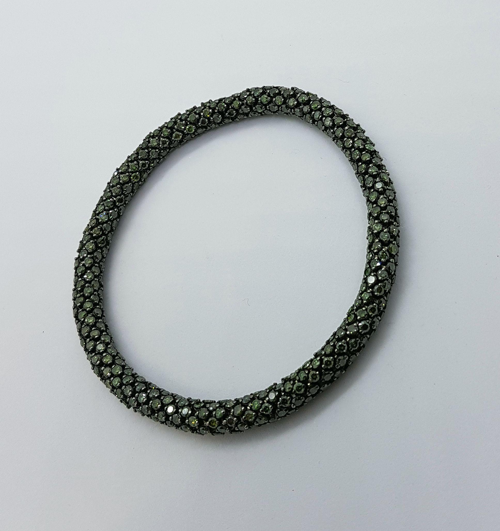 Modern 10.64 Carat Green Diamond White Gold Flexible Bracelet