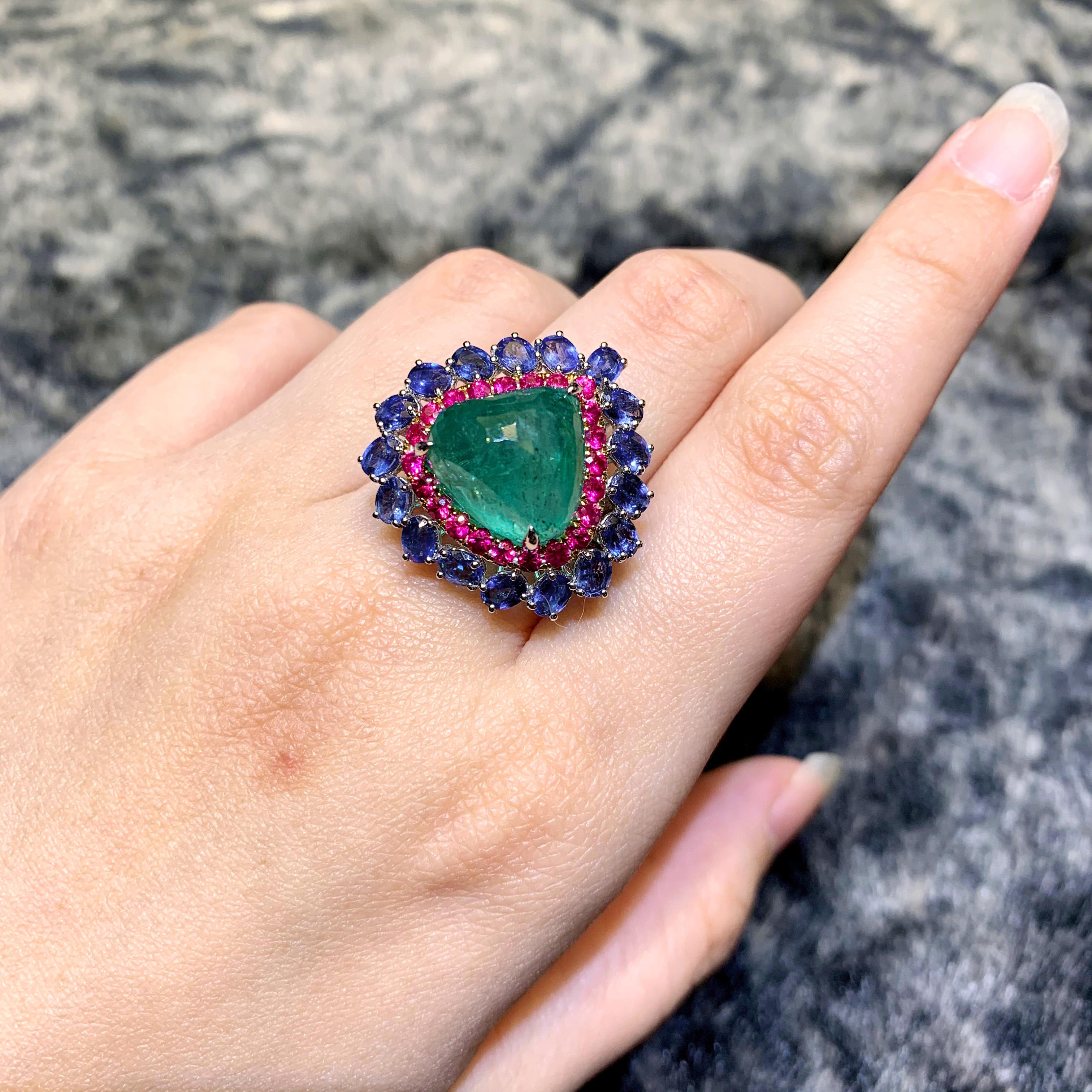 Art Deco 10.65 Carat Emerald Set with Ruby and Sapphire Antique Ring
