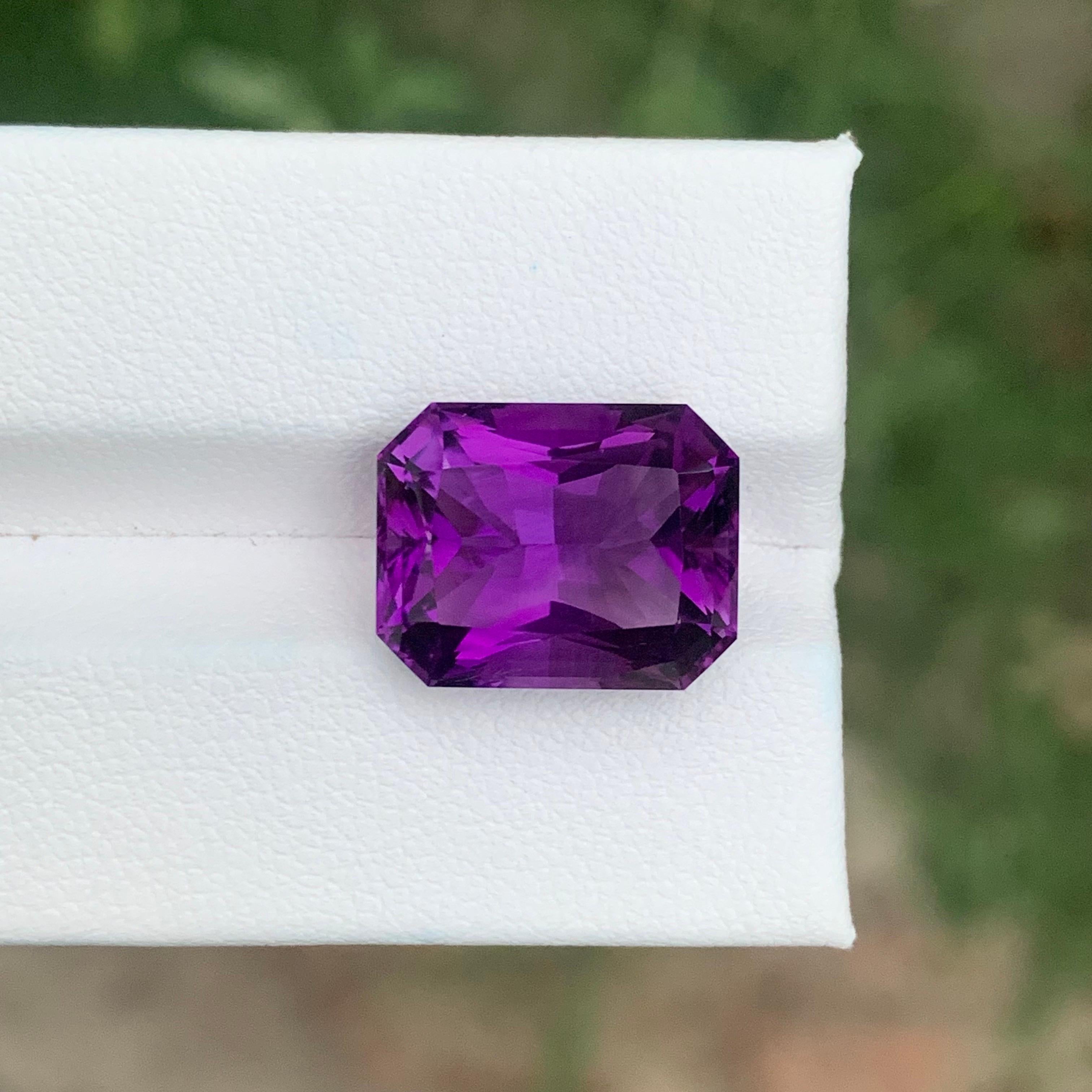 10,65 Karat Natürlicher loser dunkelvioletter Amethyst im Scherenschliff Edelstein (Arts and Crafts) im Angebot