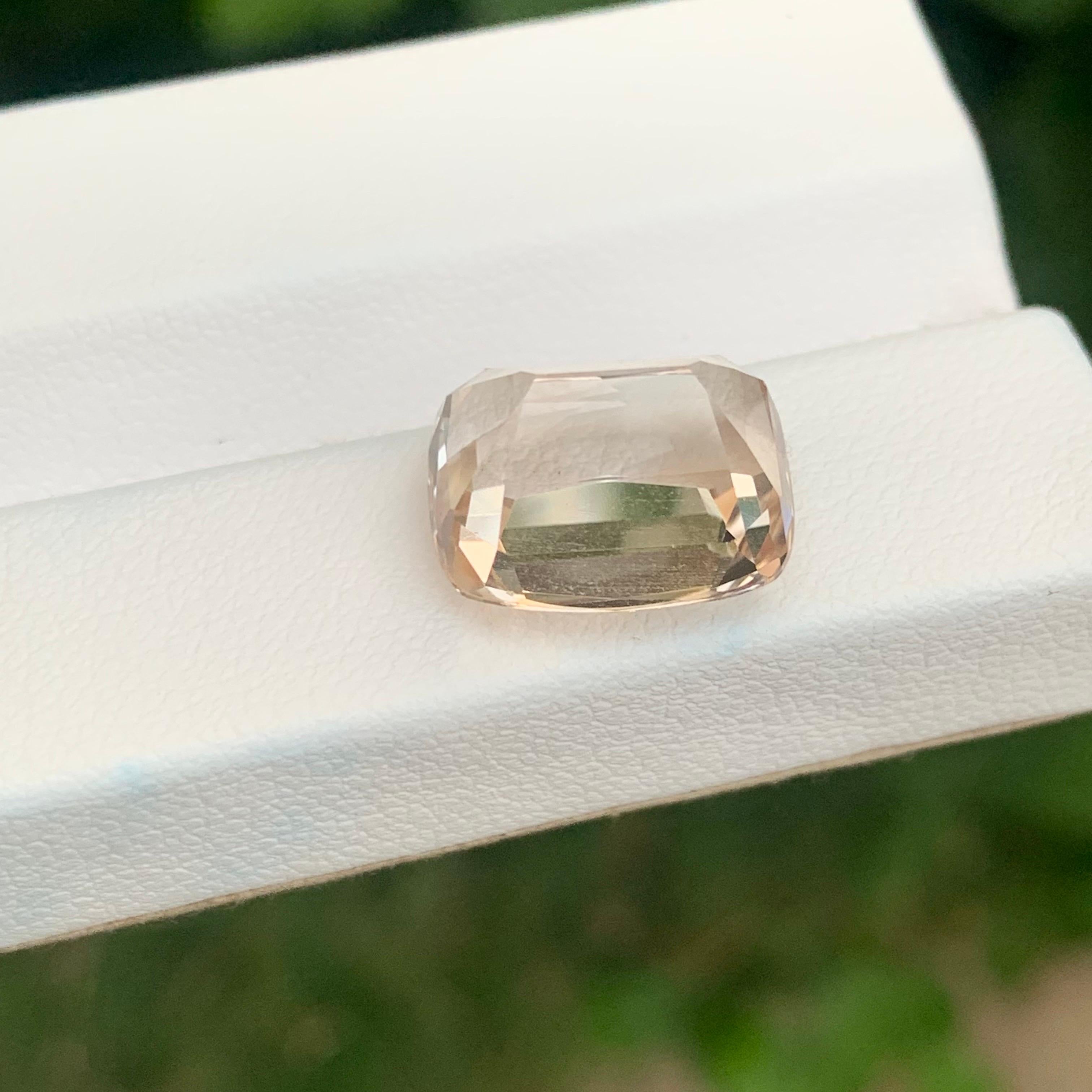 10.65 Carat Natural Loose Golden Topaz From Skardu Mine Pakistan en vente 1