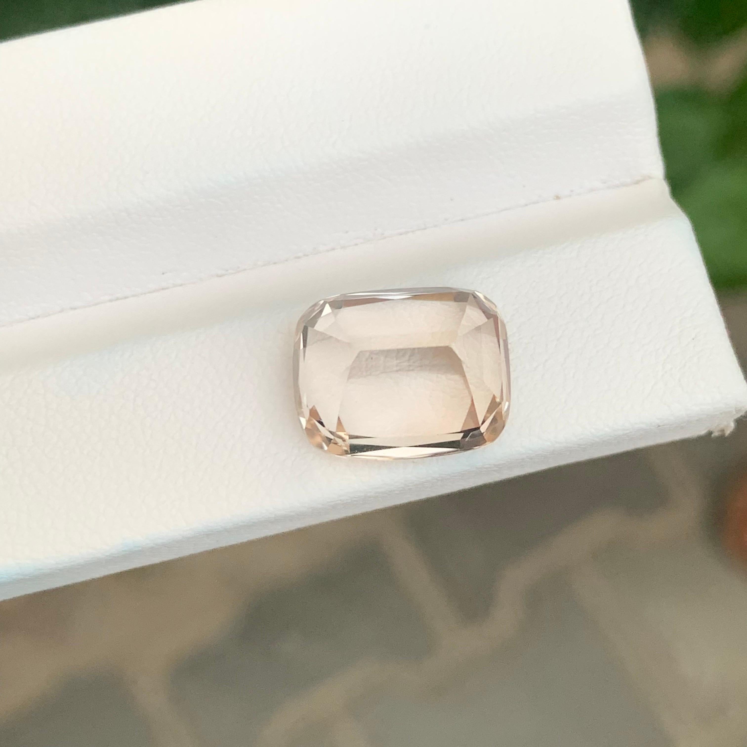 10.65 Carat Natural Loose Golden Topaz From Skardu Mine Pakistan en vente 2