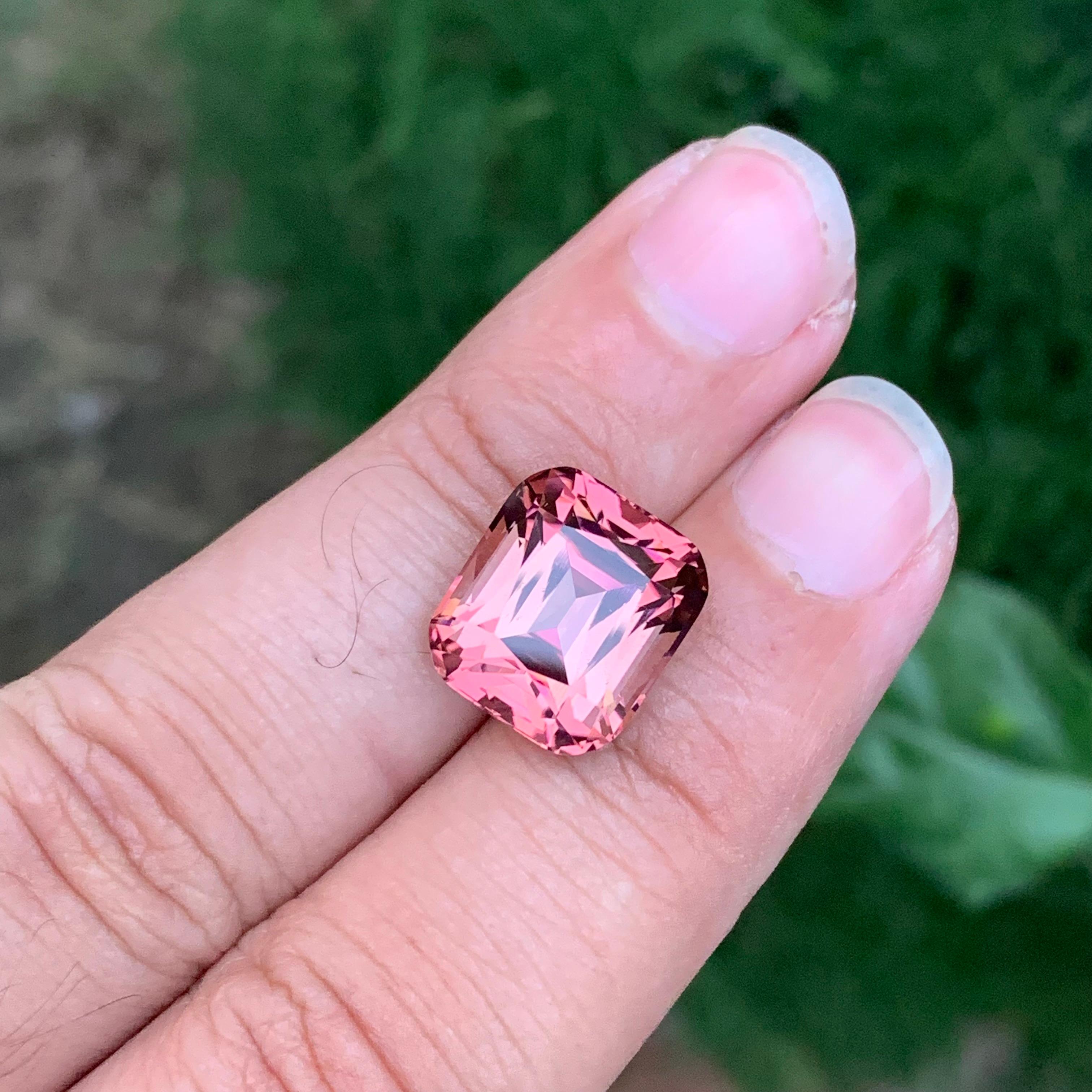 Splendida tormalina rosa sfusa di 10,65 carati a forma di cuscino in vendita 5