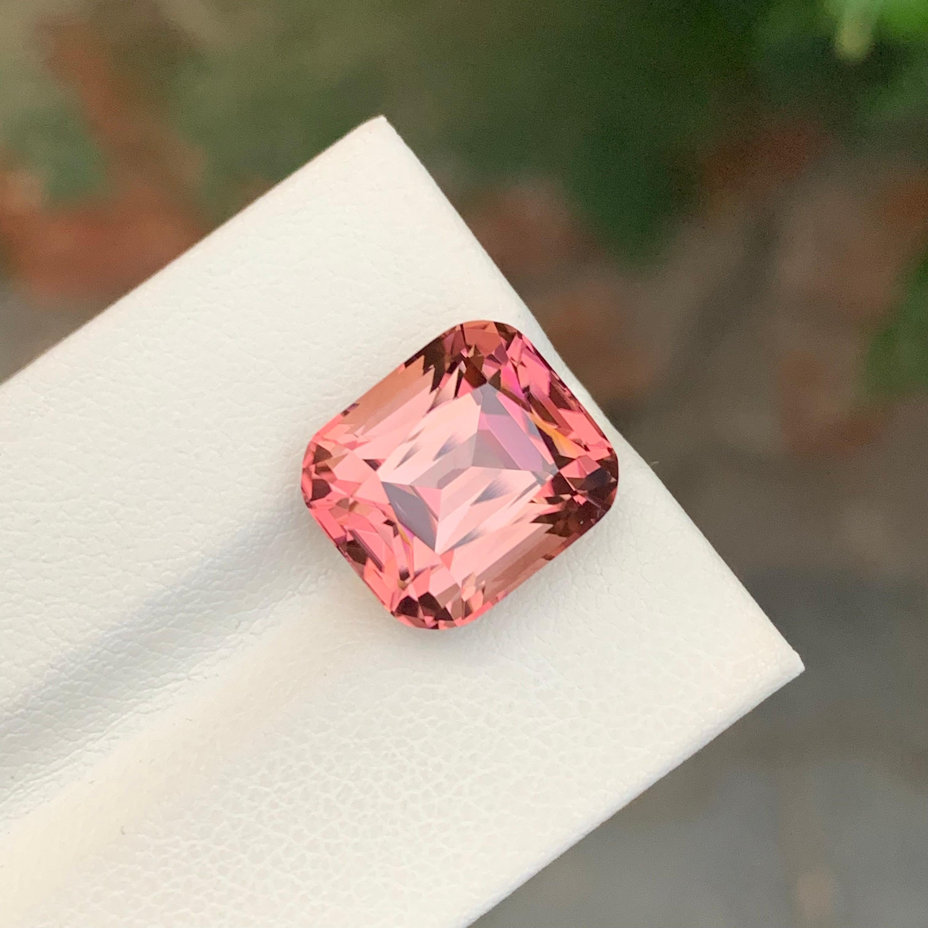 Tormalina rosa pesca sfaccettata

Peso: 10,65 Carati
Dimensioni: 13 x 11,4 x 9,3 mm
Colore: Rosa pesca 
Certificato: Su richiesta del cliente
Forma: Smeraldo


La tormalina è una gemma affascinante nota per la sua notevole varietà di colori, che la