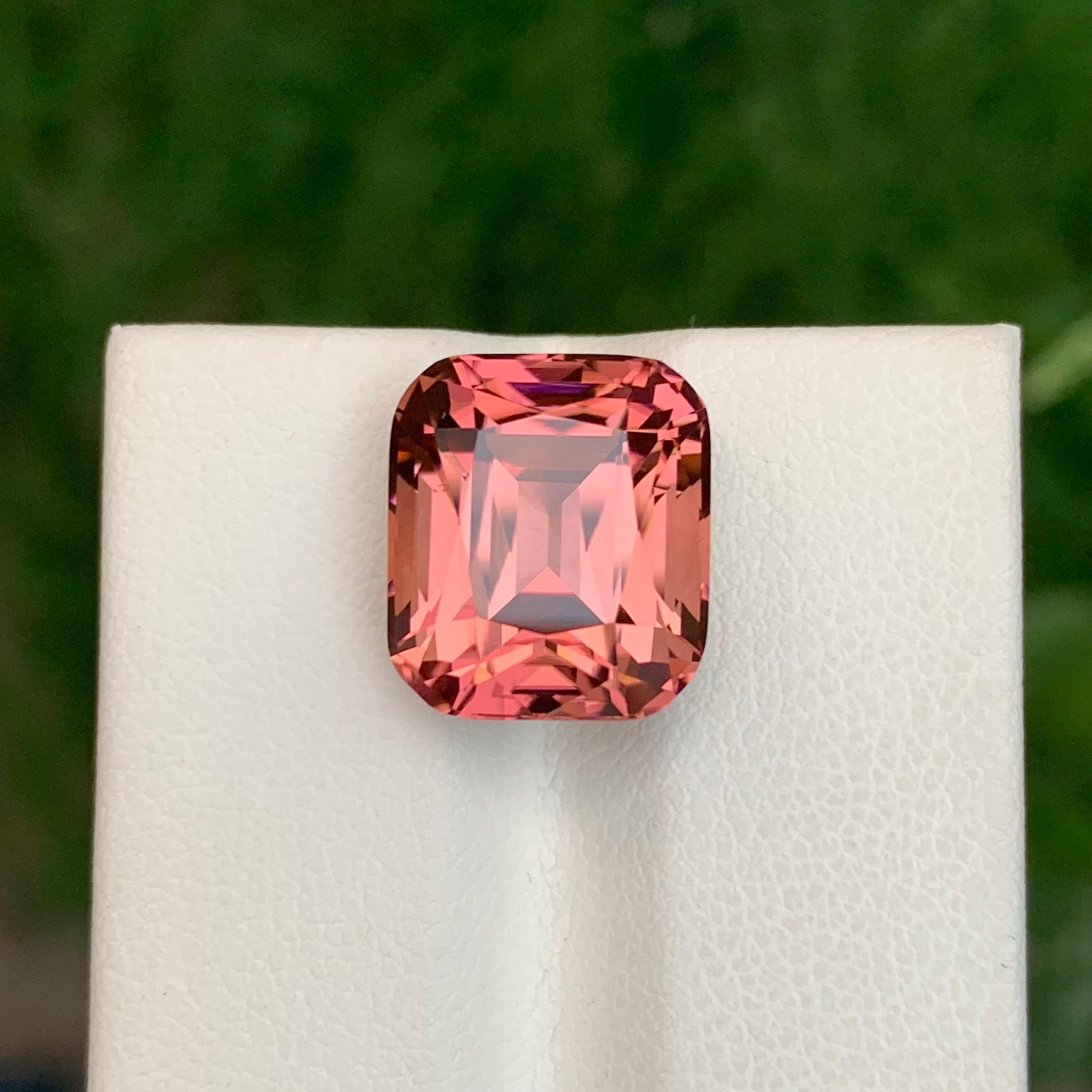Taglio smeraldo Splendida tormalina rosa sfusa di 10,65 carati a forma di cuscino in vendita