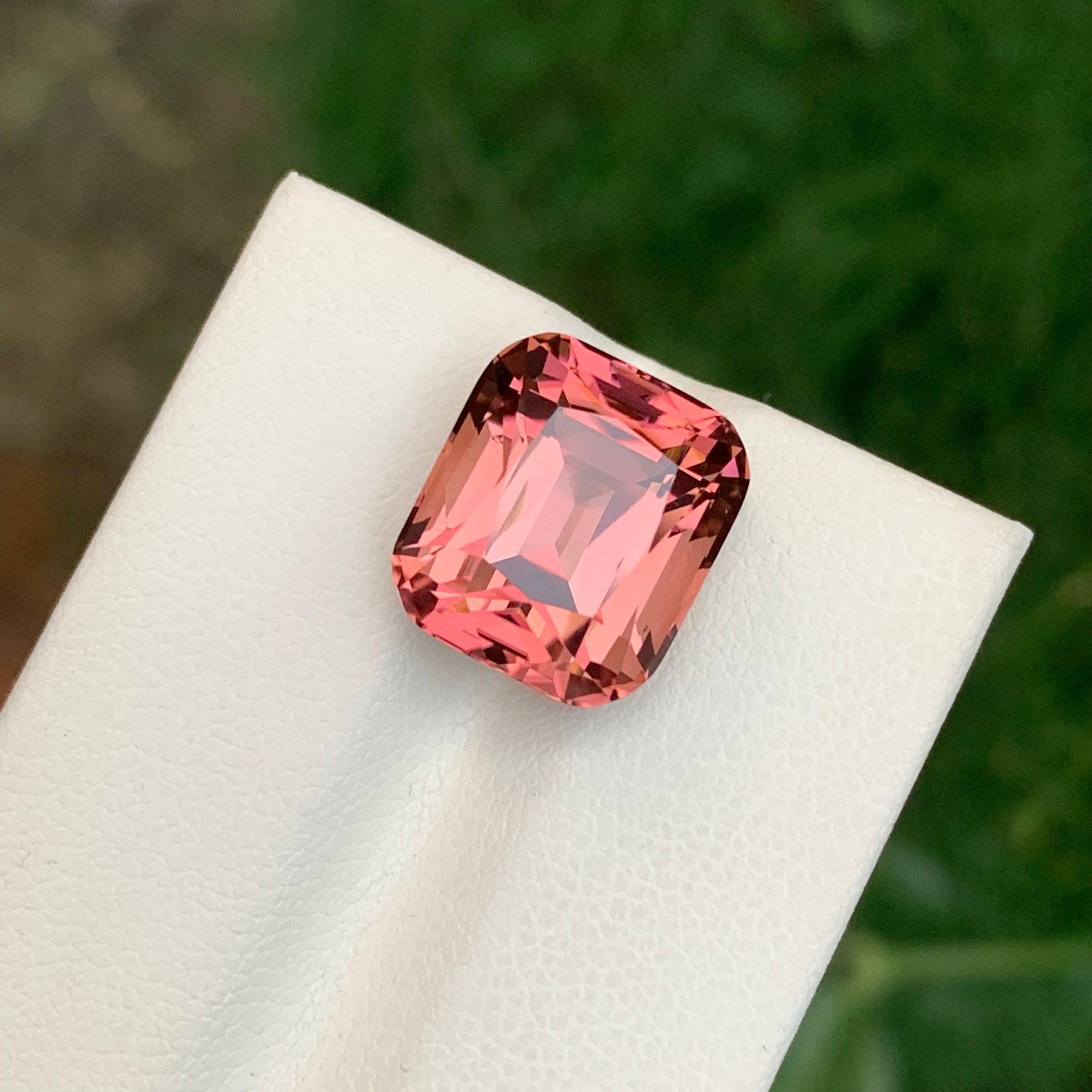 da uomo o donna Splendida tormalina rosa sfusa di 10,65 carati a forma di cuscino in vendita