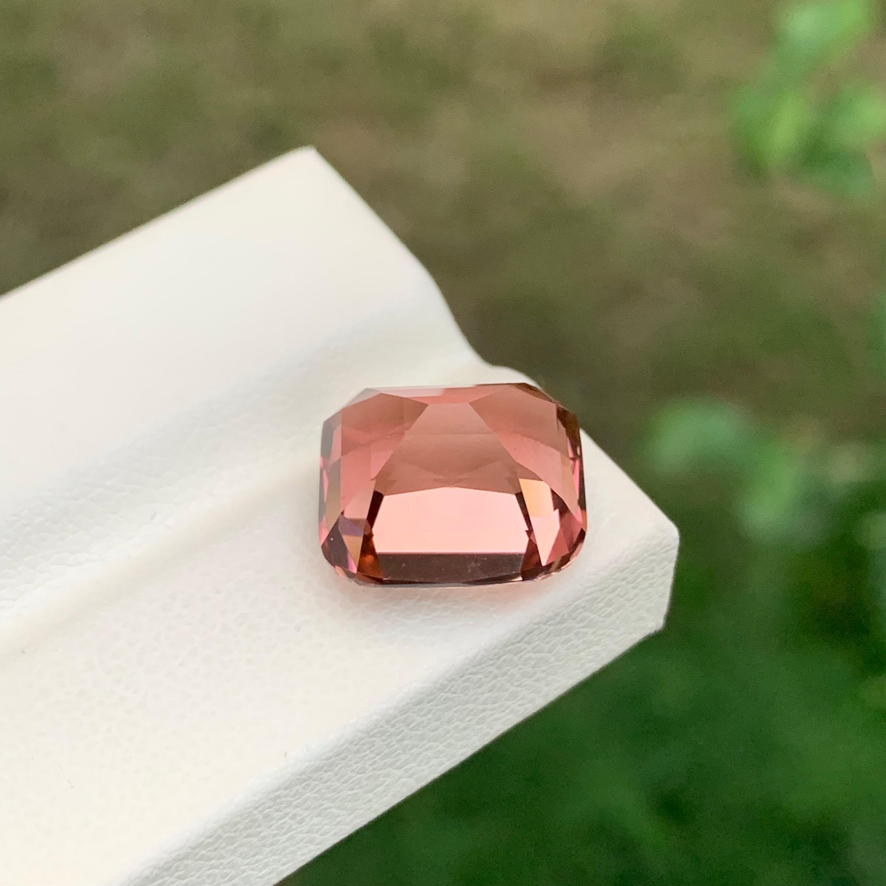 Splendida tormalina rosa sfusa di 10,65 carati a forma di cuscino in vendita 1