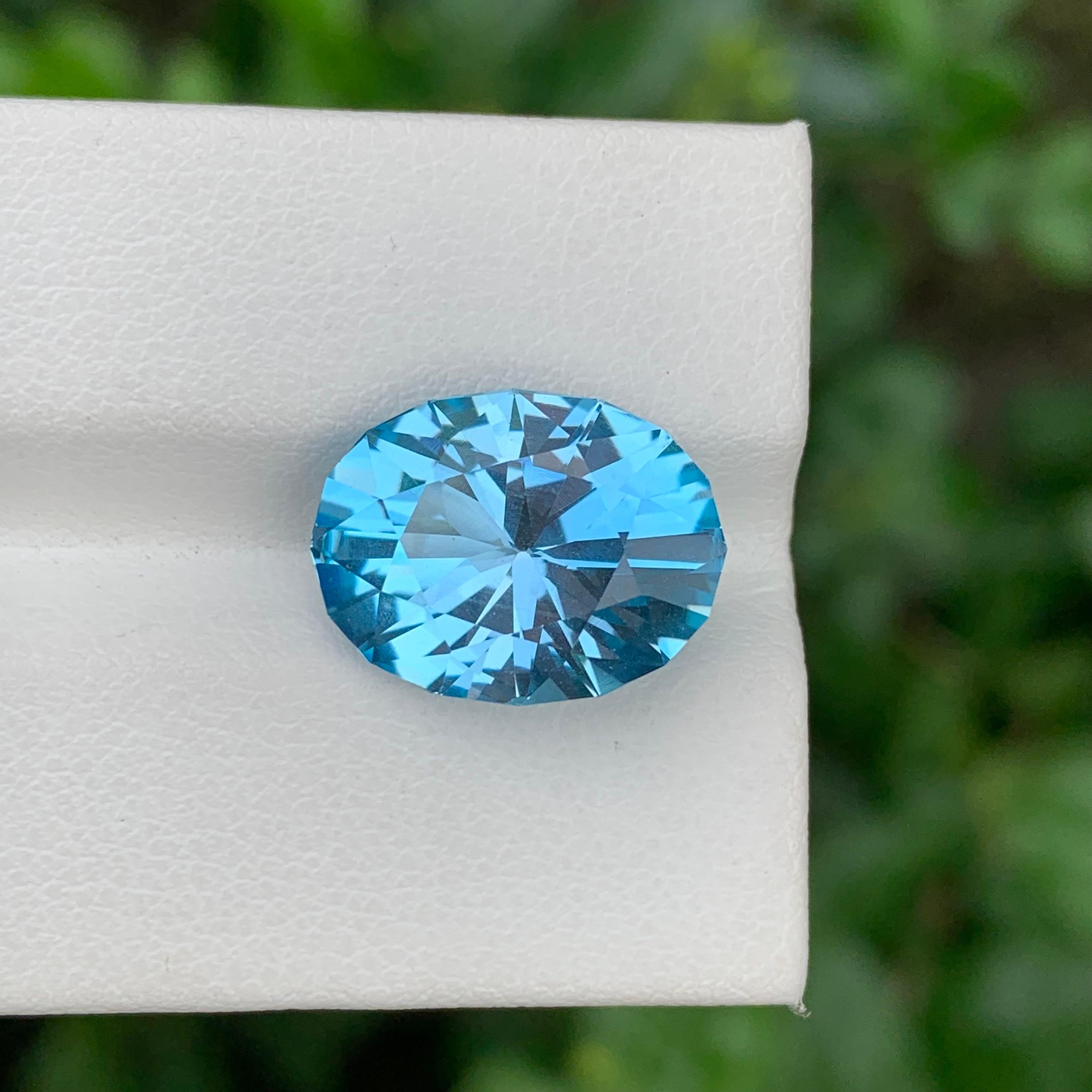 Oval Cut 10.65 Carat Stunning Loose Blue Topaz Oval Shape Gem For Necklace For Sale