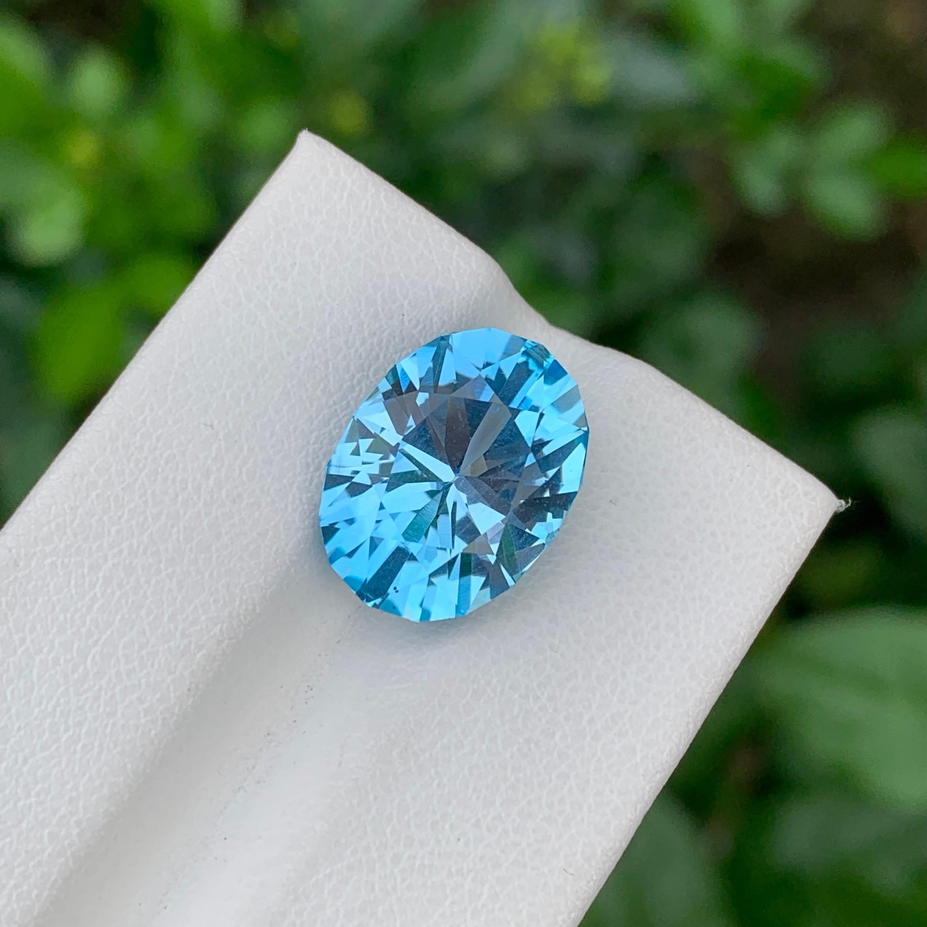 10.65 Carat Stunning Loose Blue Topaz Oval Shape Gem For Necklace In New Condition For Sale In Peshawar, PK