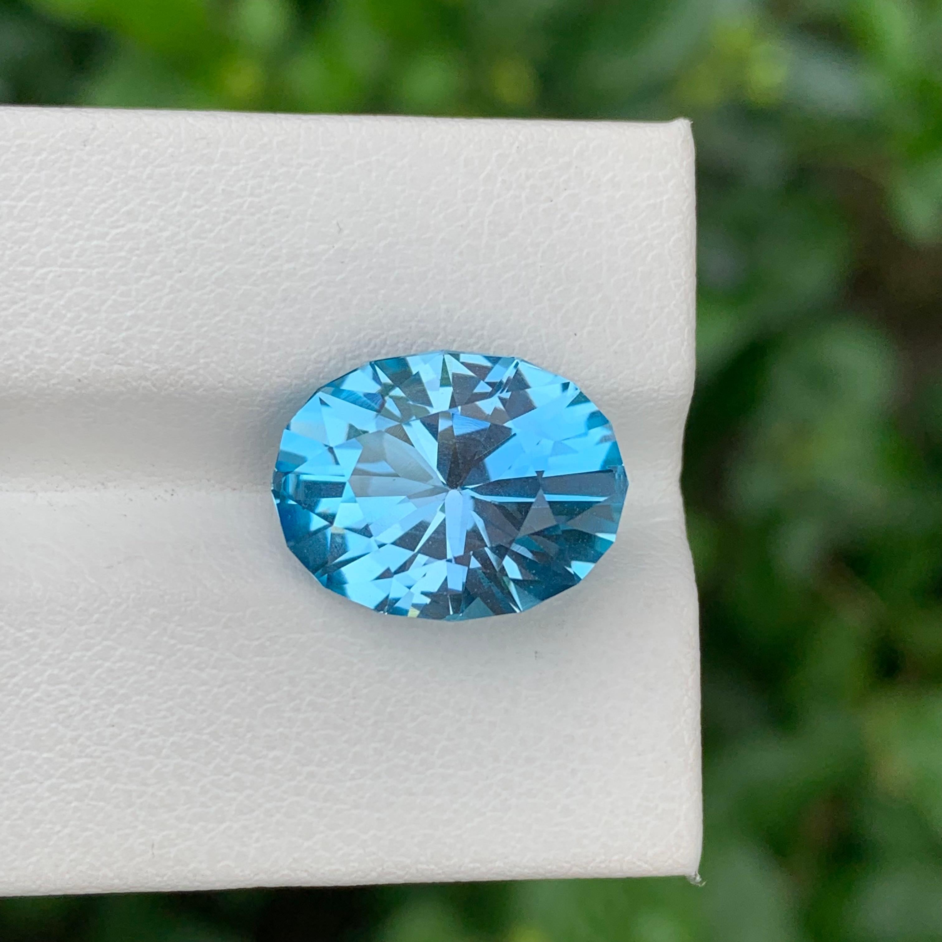 10.65 Carat Stunning Loose Blue Topaz Oval Shape Gem For Necklace For Sale 1