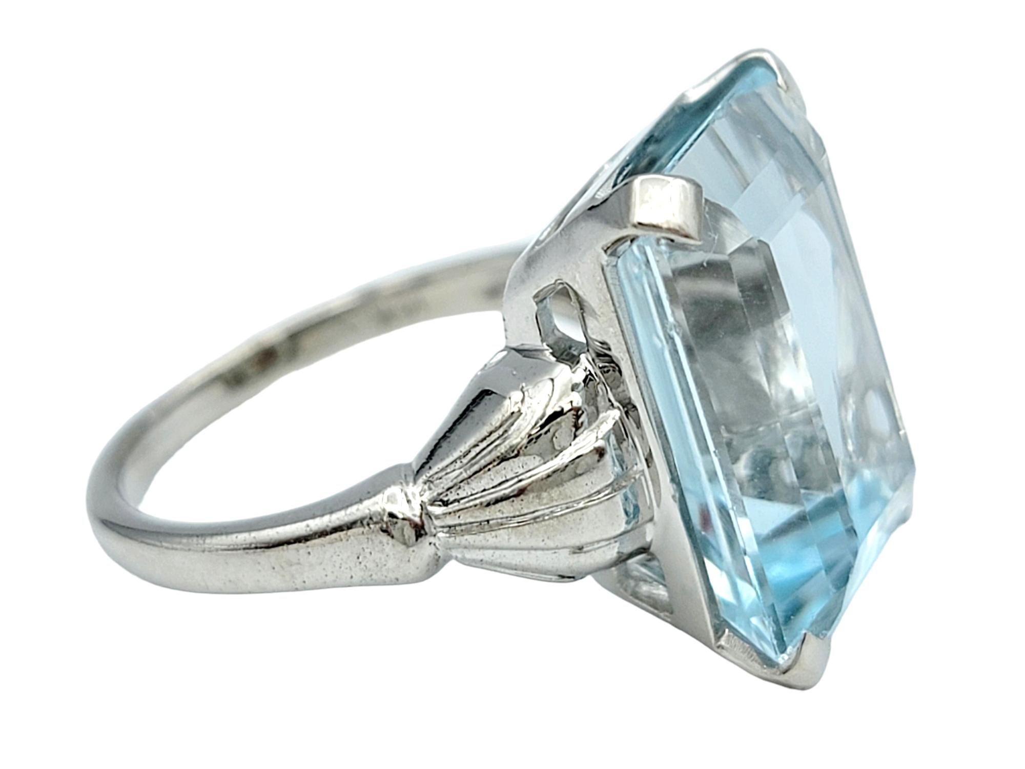 10.66 Carat Emerald Cut Aquamarine Solitaire Ring Set in 14 Karat White Gold Bon état - En vente à Scottsdale, AZ