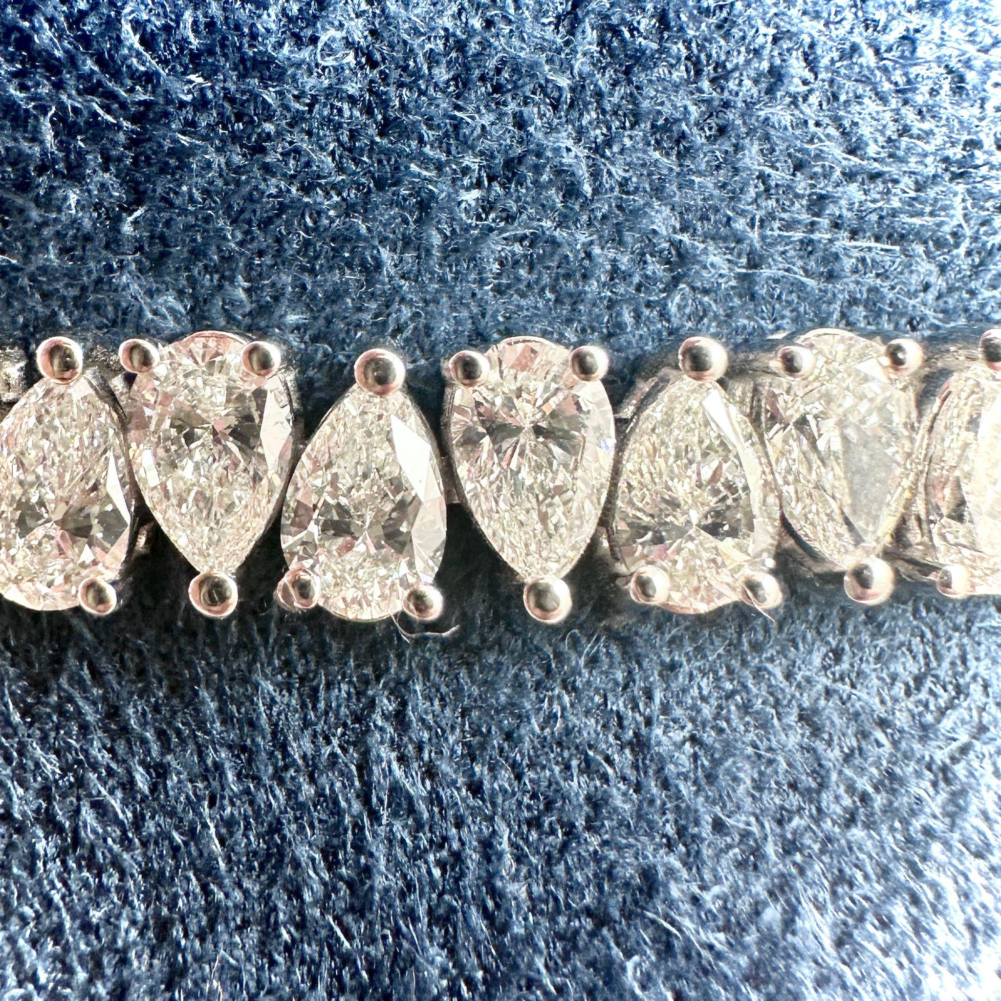 Taglio a goccia Bracciale Tennis con diamanti a forma di pera da 10,66 carati in oro bianco 14K, 7 pollici in vendita