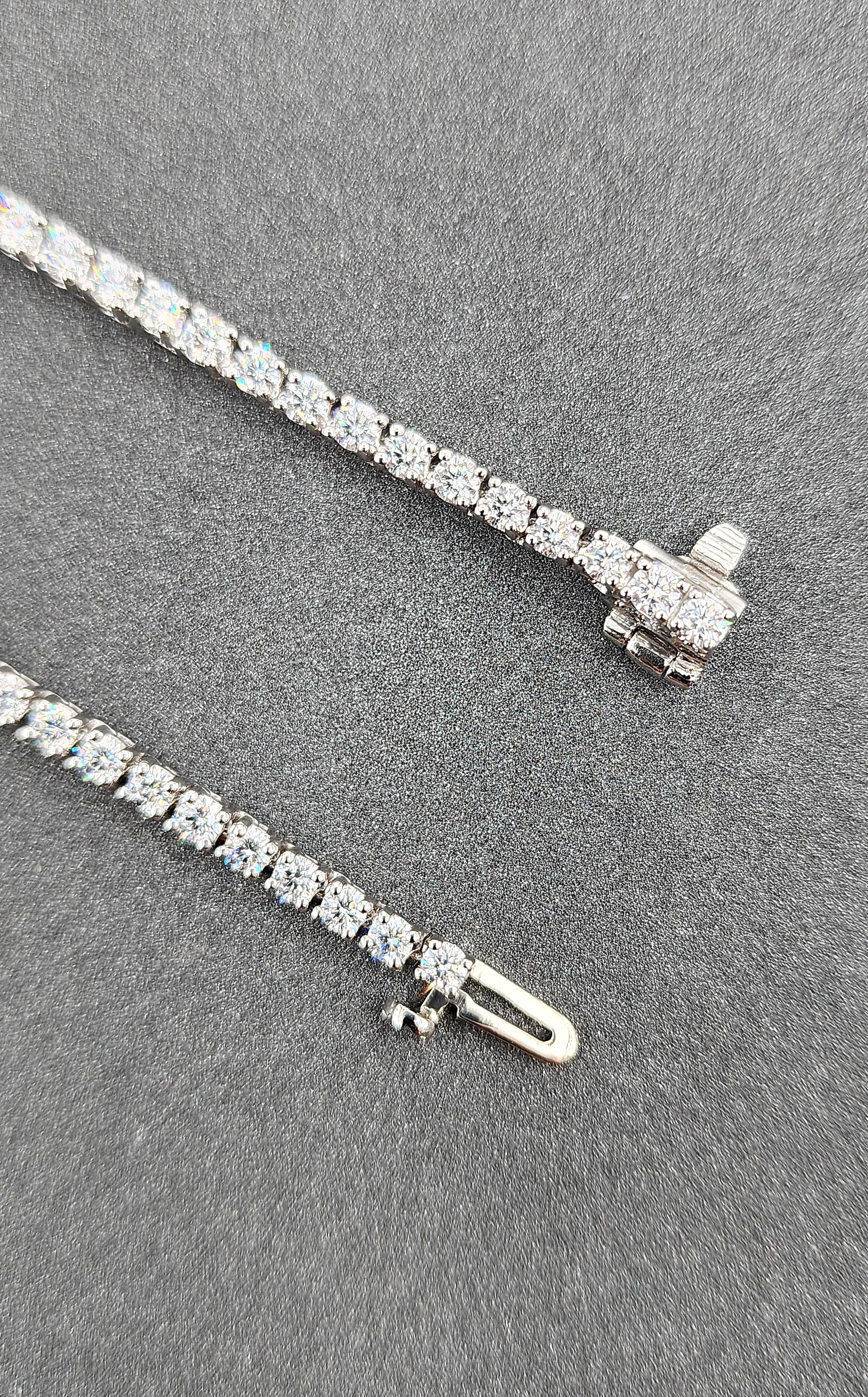 Women's or Men's 10.66 ct Riviera Graduated Diamond Necklace For Sale