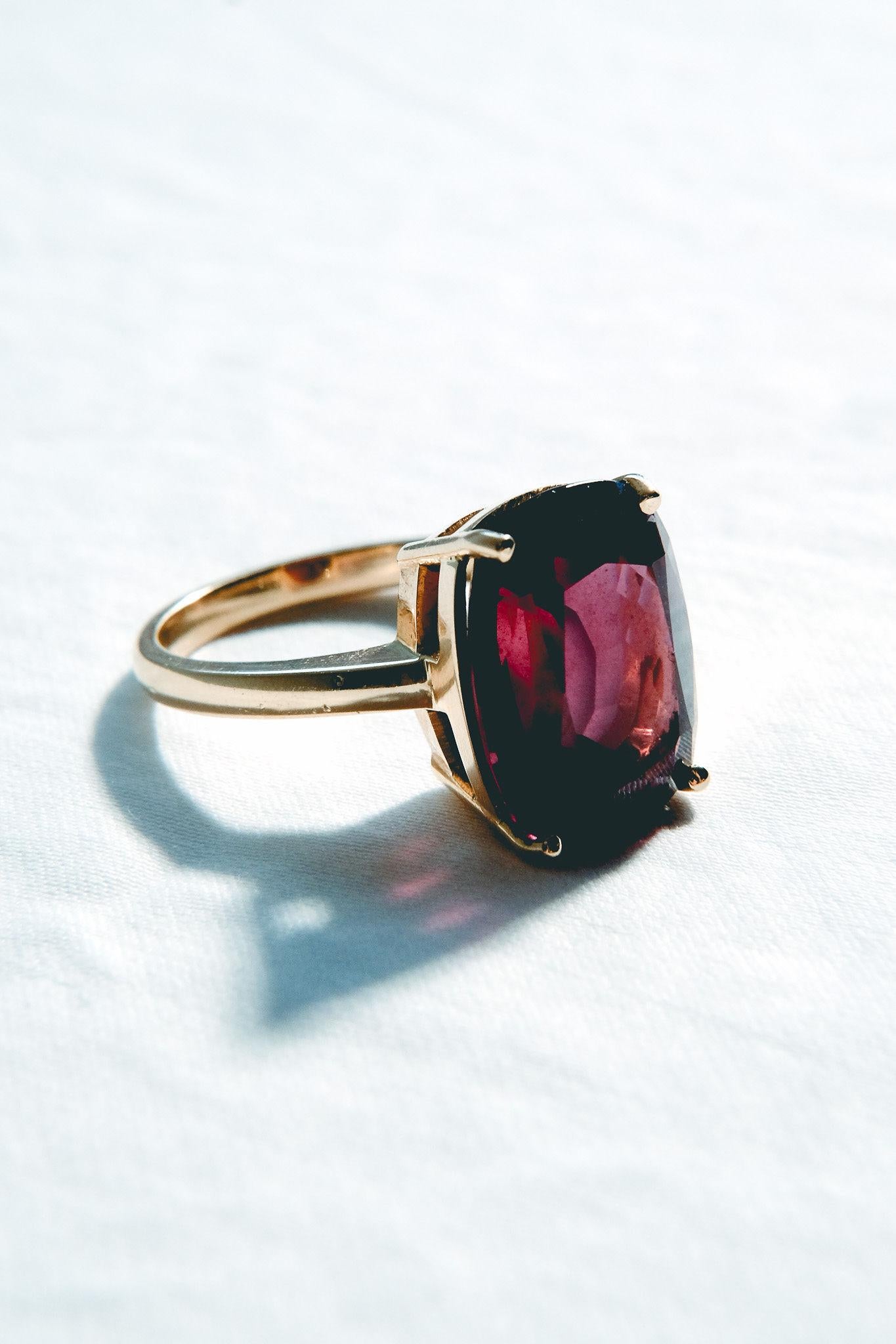 10.66ct Rhodolite Solitaire Ring-Cushion Cut-18KT Yellow Gold-GIA Certified For Sale 1