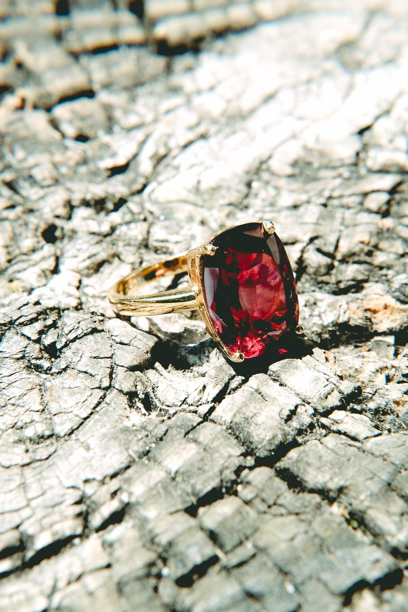10.66ct Rhodolite Solitaire Ring-Cushion Cut-18KT Yellow Gold-GIA Certified For Sale 5