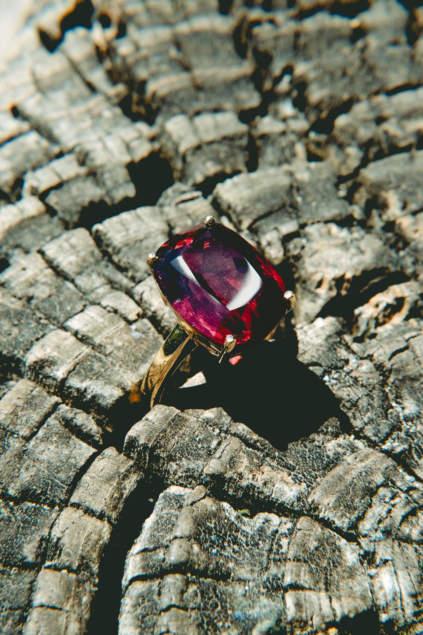 10.66ct Rhodolite Solitaire Ring-Cushion Cut-18KT Yellow Gold-GIA Certified For Sale 6