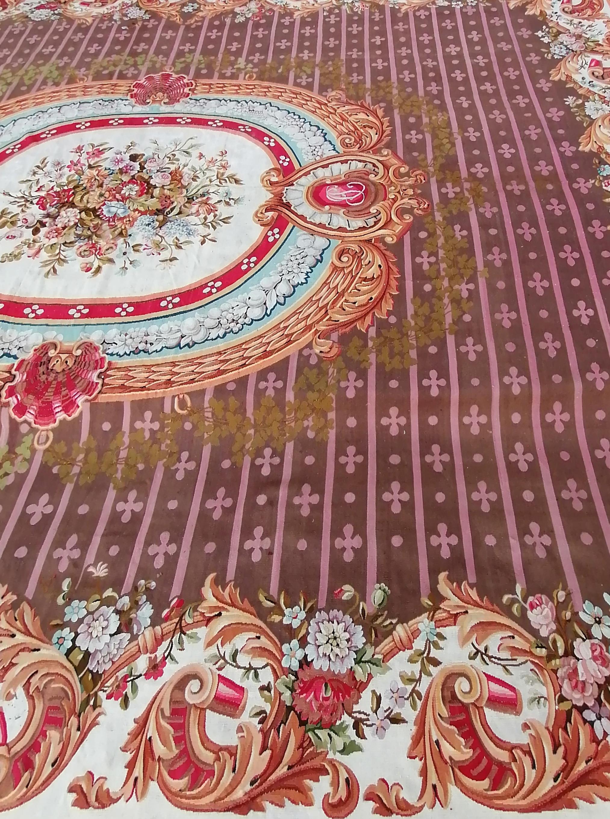 1068 -  Beautiful and Large 19th Century French Aubusson Rug For Sale 6