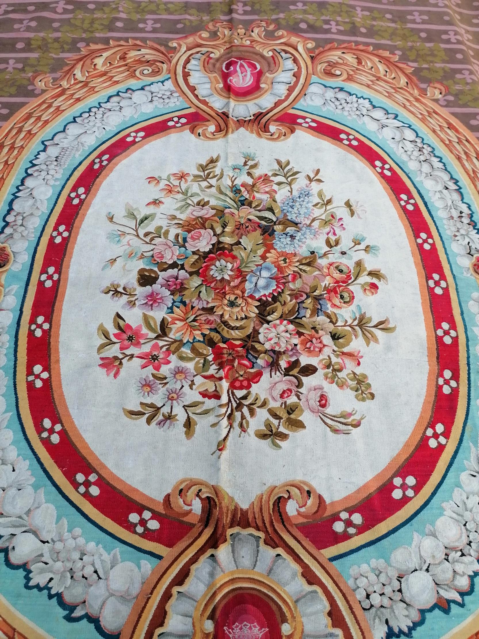 1068 -  Beautiful and Large 19th Century French Aubusson Rug For Sale 2