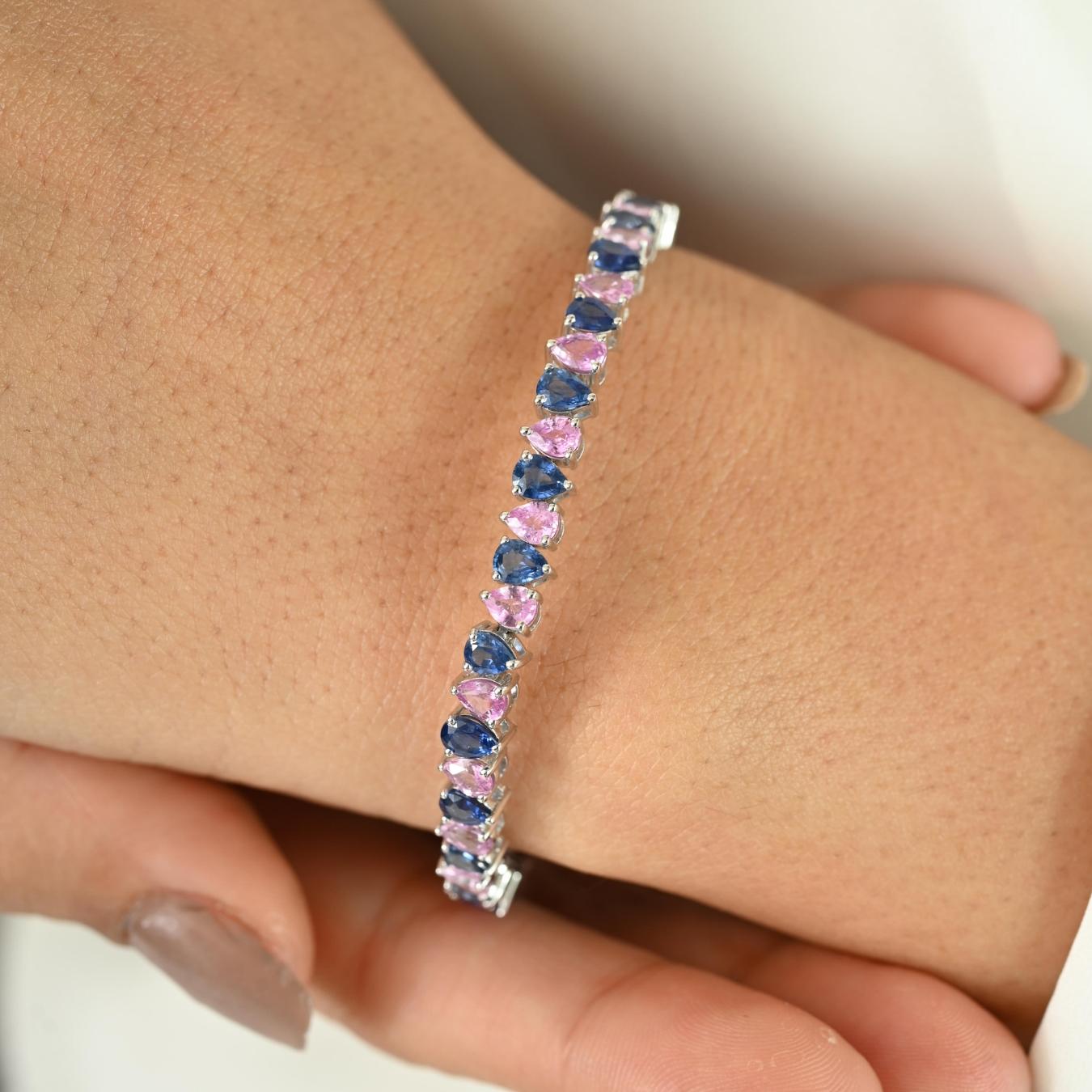 De las mujeres 10.68 Carat Double Pear Shape Multi Sapphire Tennis Bracelet in 18k White Gold en venta