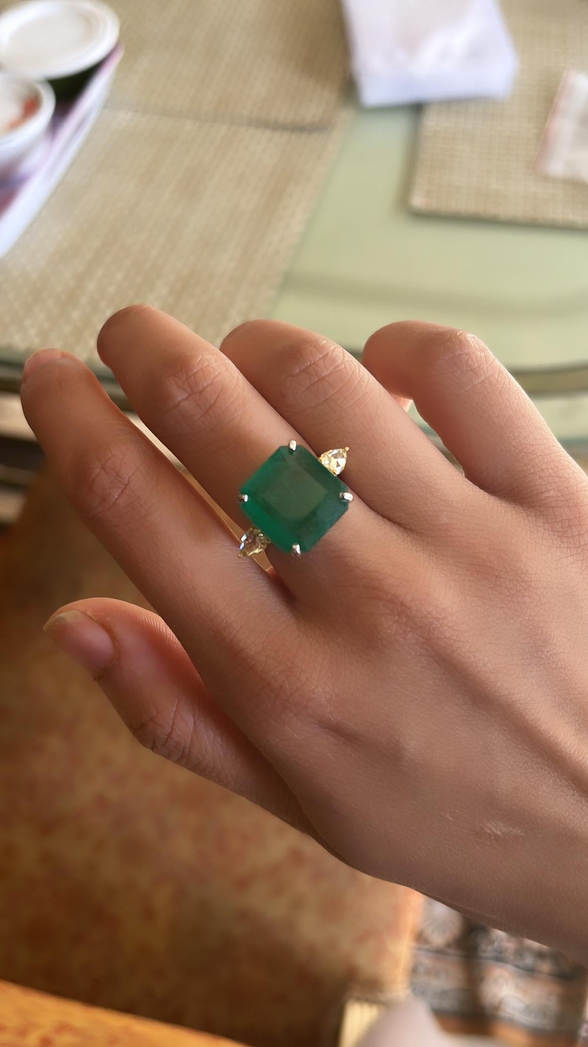 10.68 Carats, Zambian Emerald & Rose Cut Diamonds Cocktail/ Engagement Ring 2
