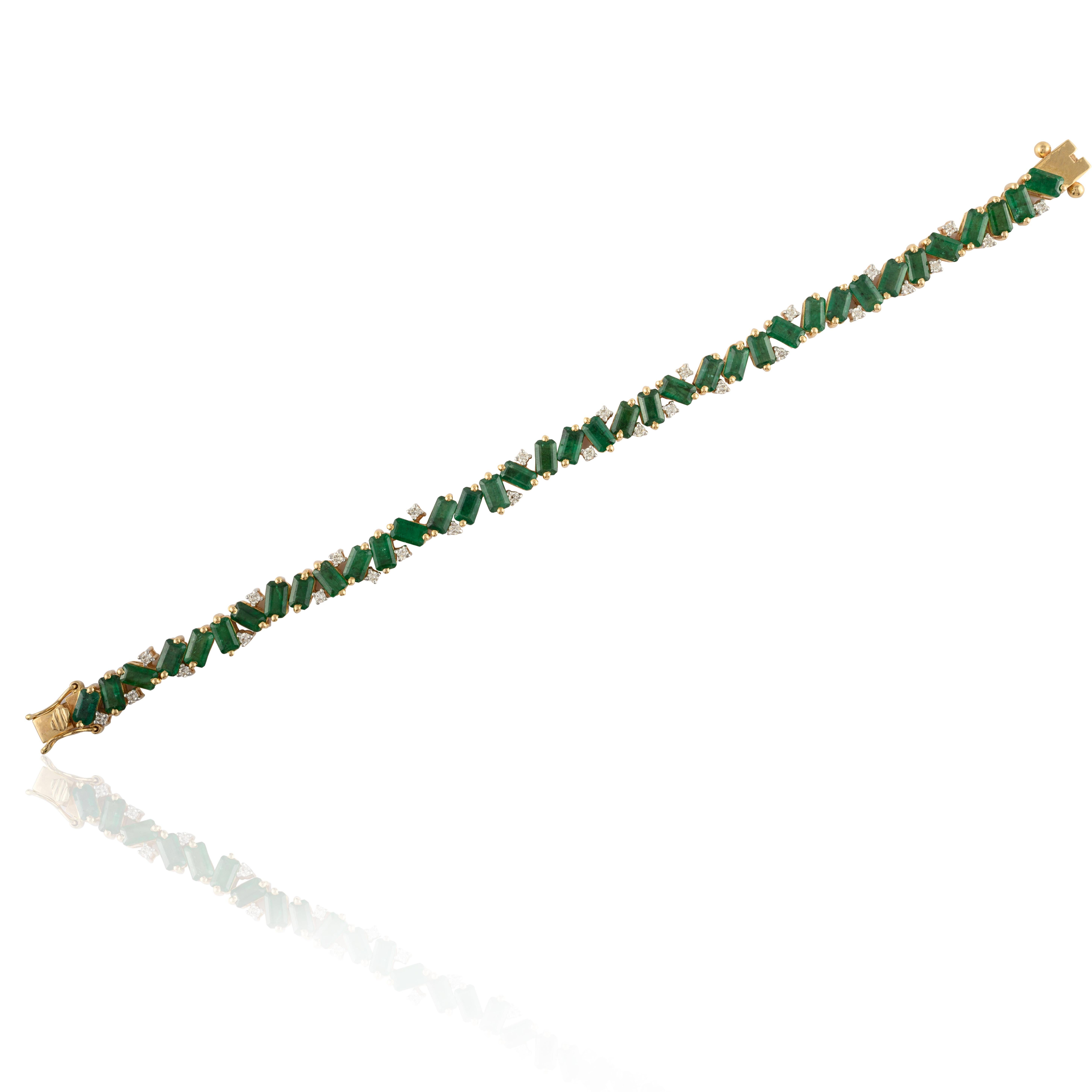 10.68 ct Brilliant Diamond and Emerald Tennis Bracelet in 14K Solid Yellow Gold In New Condition For Sale In New York, NY