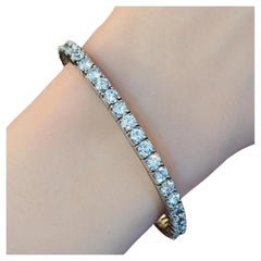 10.68 cttw Round Diamond Expandable Bangle in 14k White Gold