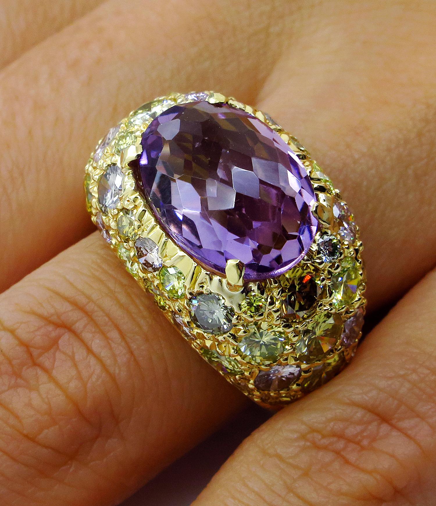 10.68 Carat Natural Fancy Multicolored Diamonds & Amethyst Dome 18k Gold Ring For Sale 5
