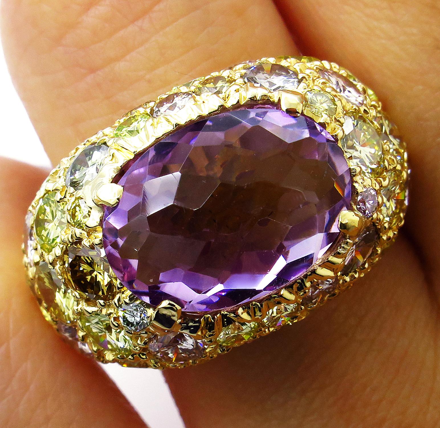 10.68 Carat Natural Fancy Multicolored Diamonds & Amethyst Dome 18k Gold Ring For Sale 2