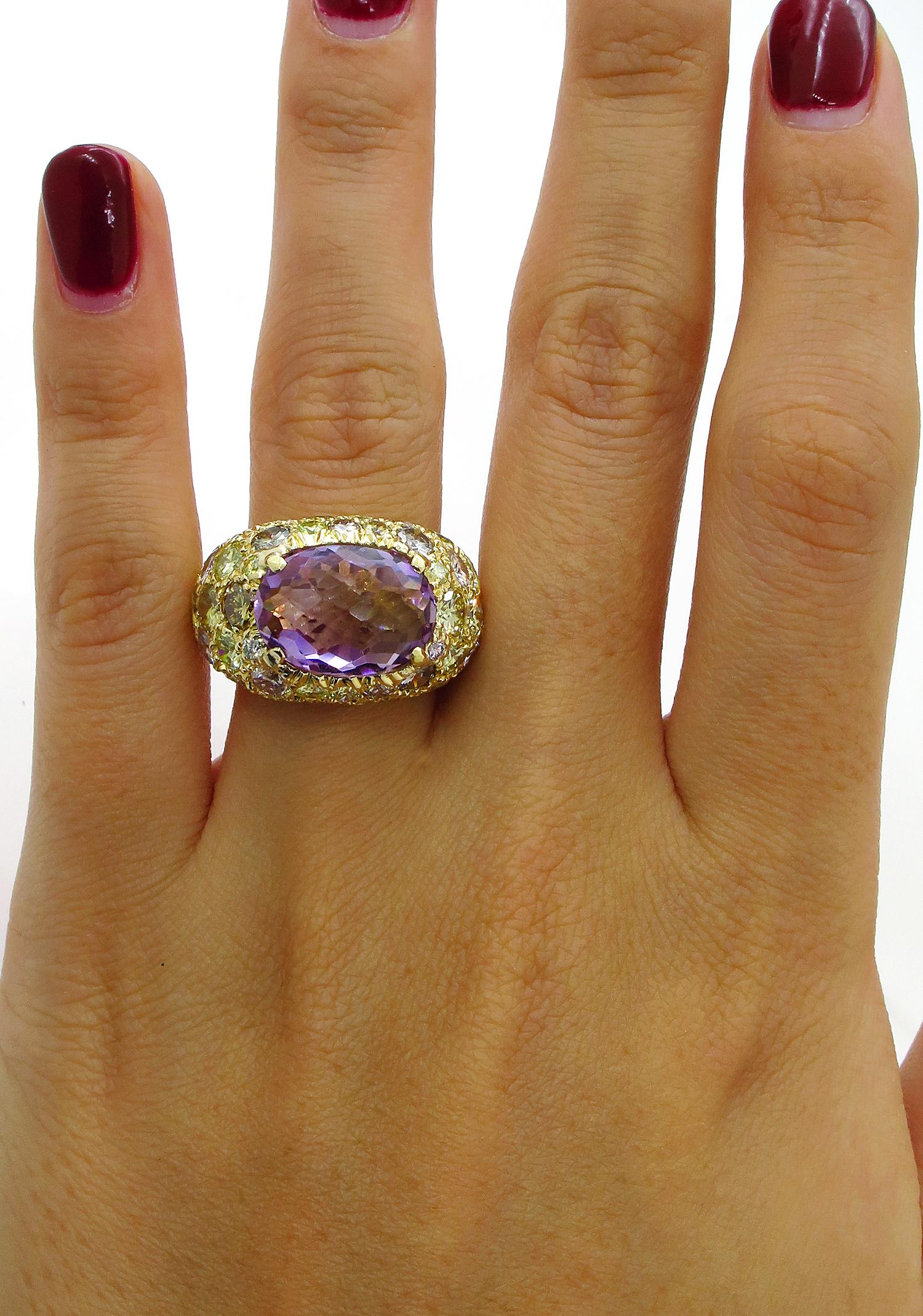 10.68 Carat Natural Fancy Multicolored Diamonds & Amethyst Dome 18k Gold Ring For Sale 4