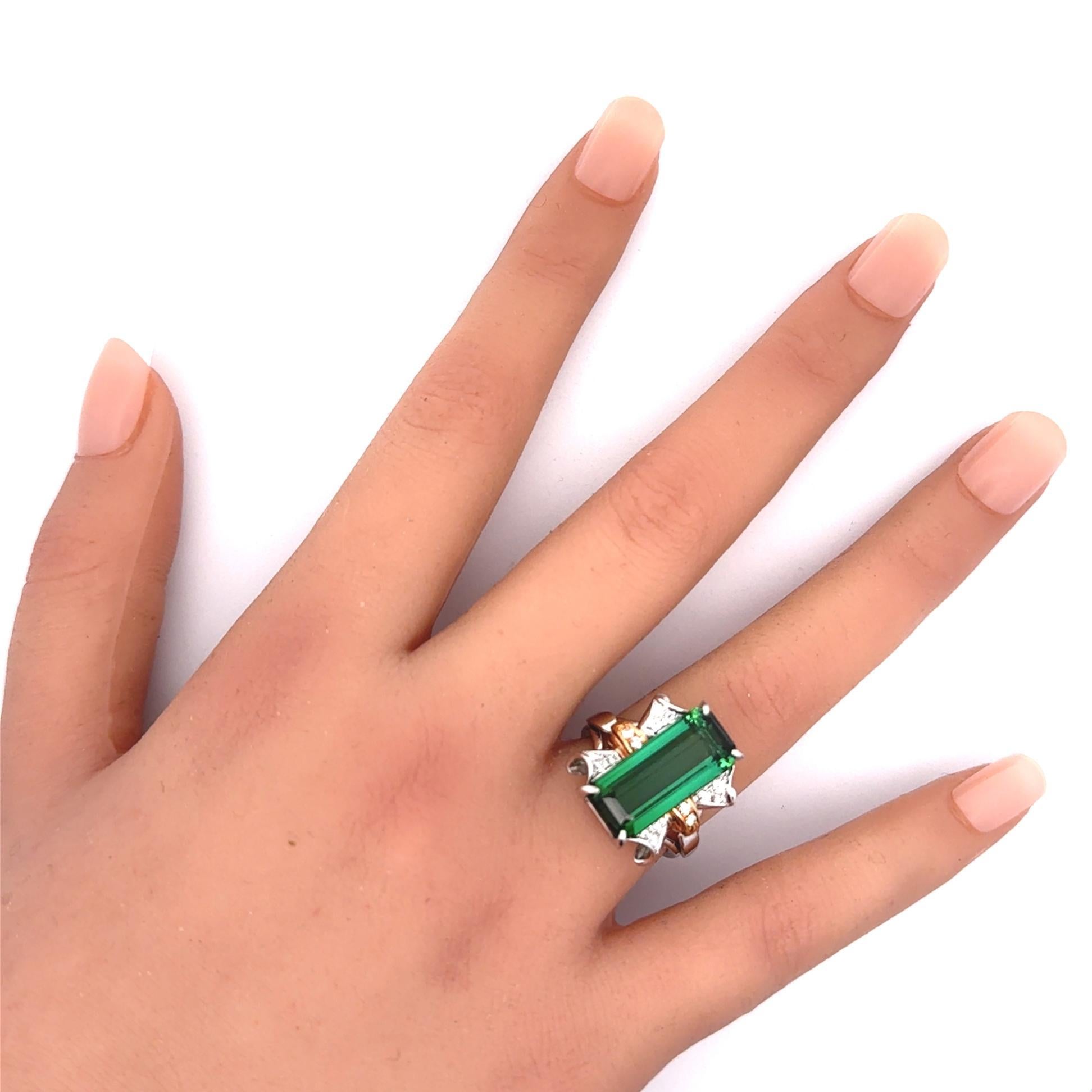 Baguette Cut 10.69 Carat Green Tourmaline Diamond Platinum 18k Rose Gold Ribbon Ring For Sale