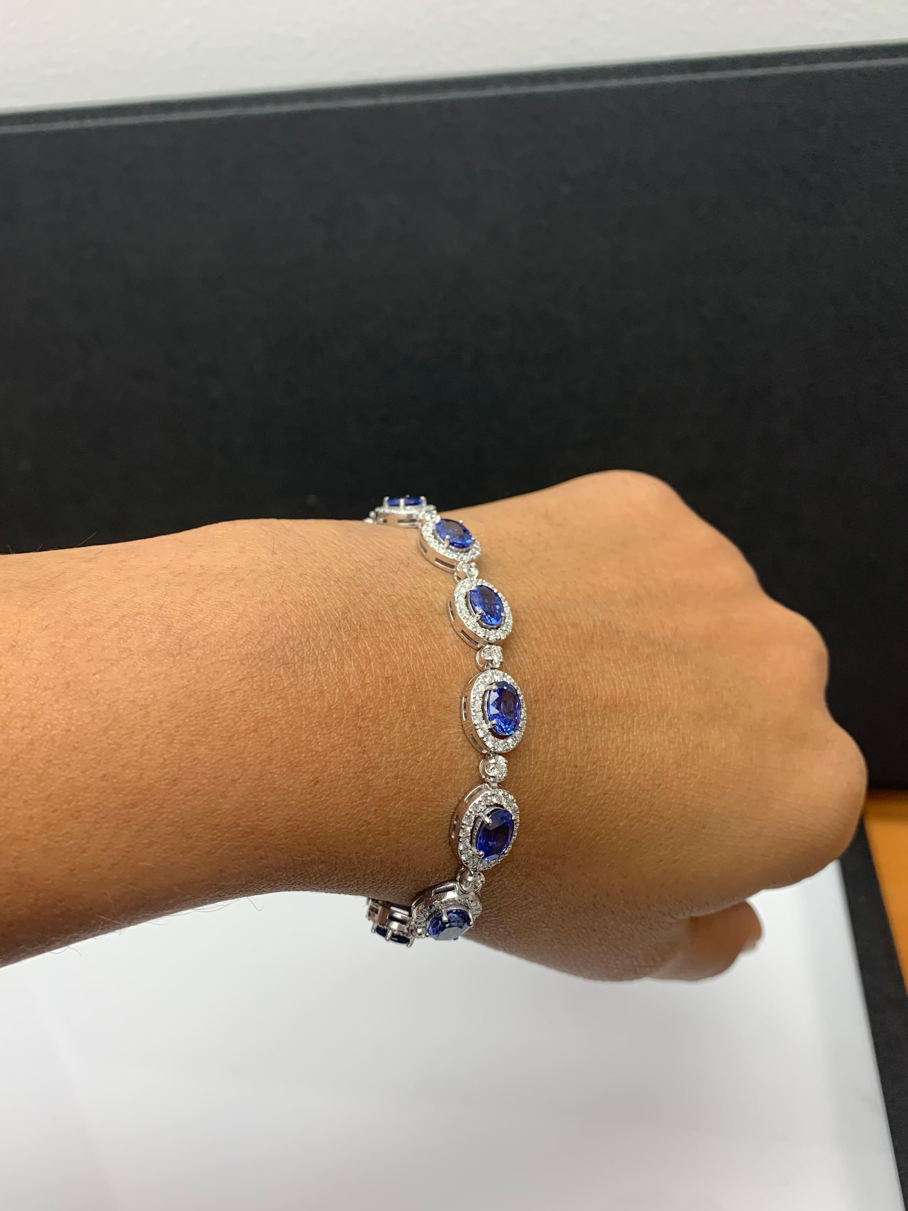 10.69 Carat Oval Blue Sapphire and Diamond Halo Bracelet in 14K White Gold For Sale 4