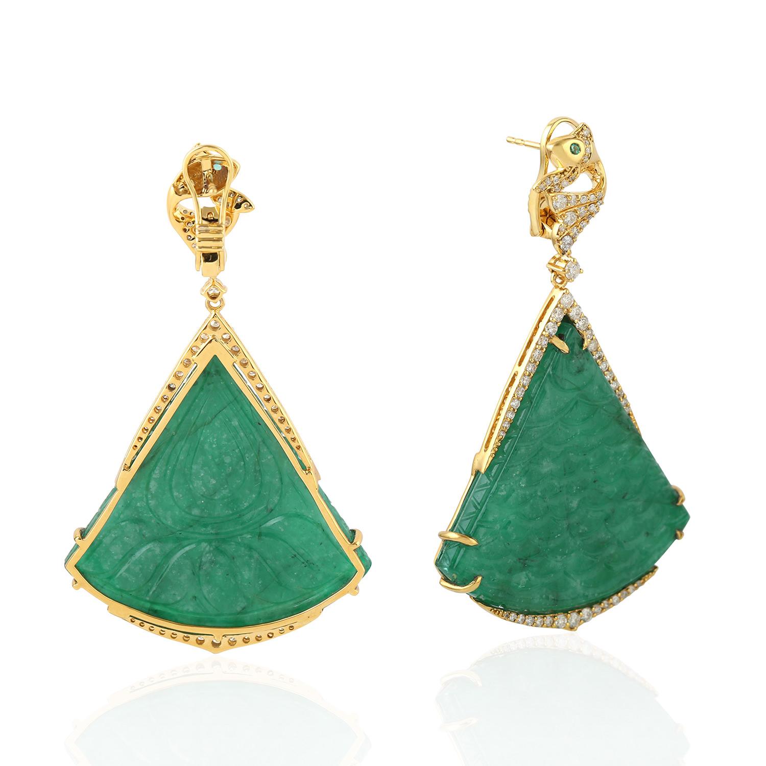 Artisan 106.99 Carat Carved Emerald 18 Karat Gold Fish Tail Diamond Earrings For Sale