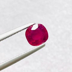 1.06Ct AIGS Certificate Natural Ruby Unheated Burma Pigeon Blood Color Gemstone